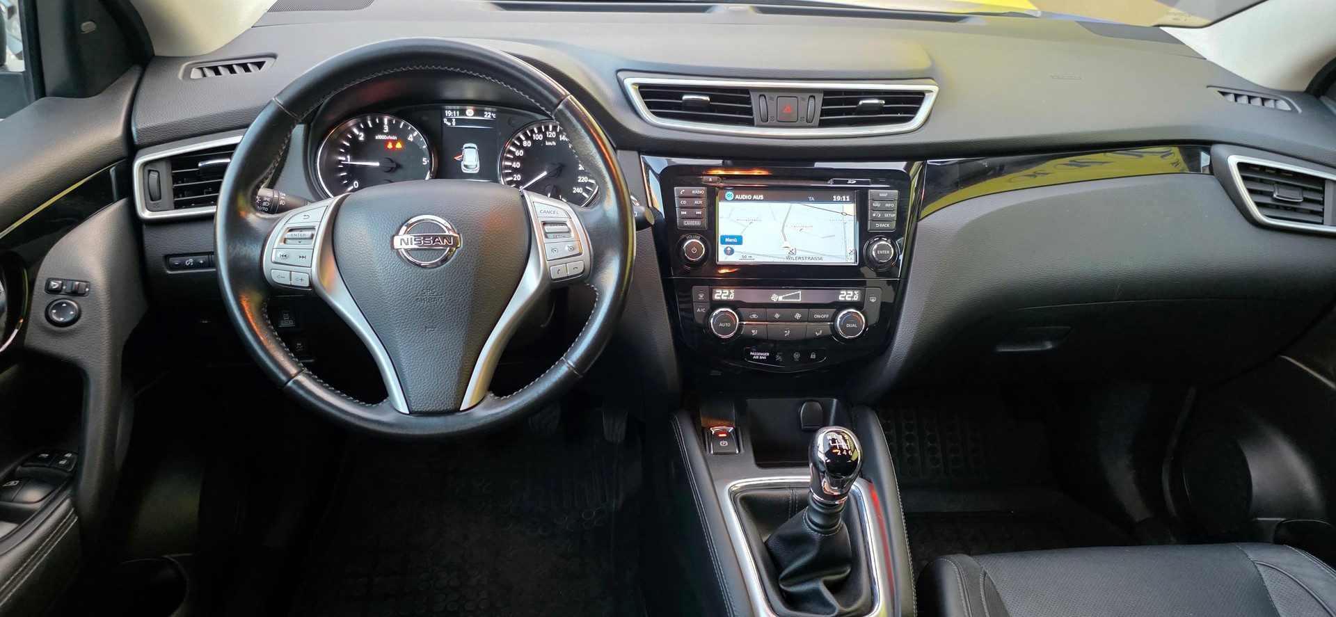 NISSAN Qashqai 1.6 dCi N-Connecta ALL-MODE 4x4-image-10