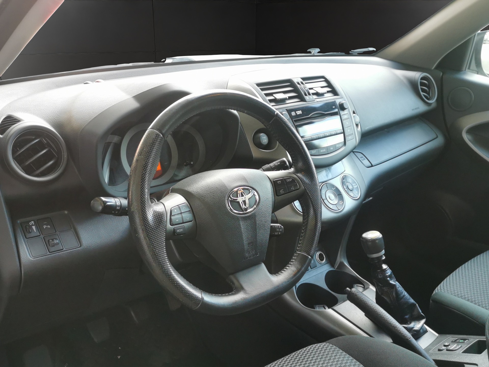 TOYOTA RAV-4 2.0 16V Linea Luna-image-9