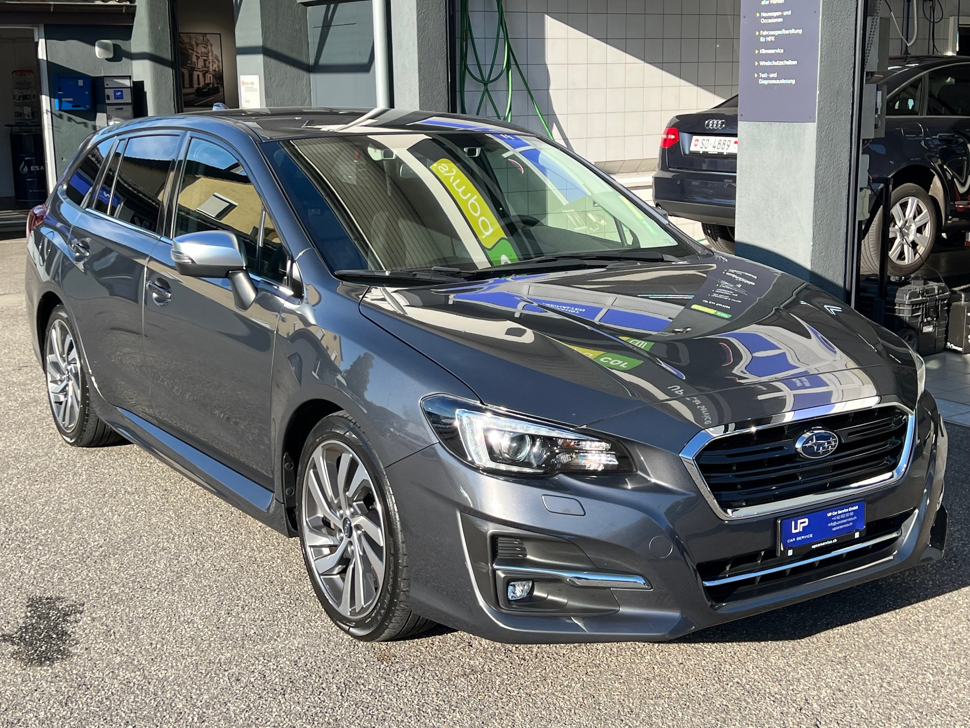 SUBARU Levorg 2.0i Swiss Plus * 4x4 *-showroom-element-2