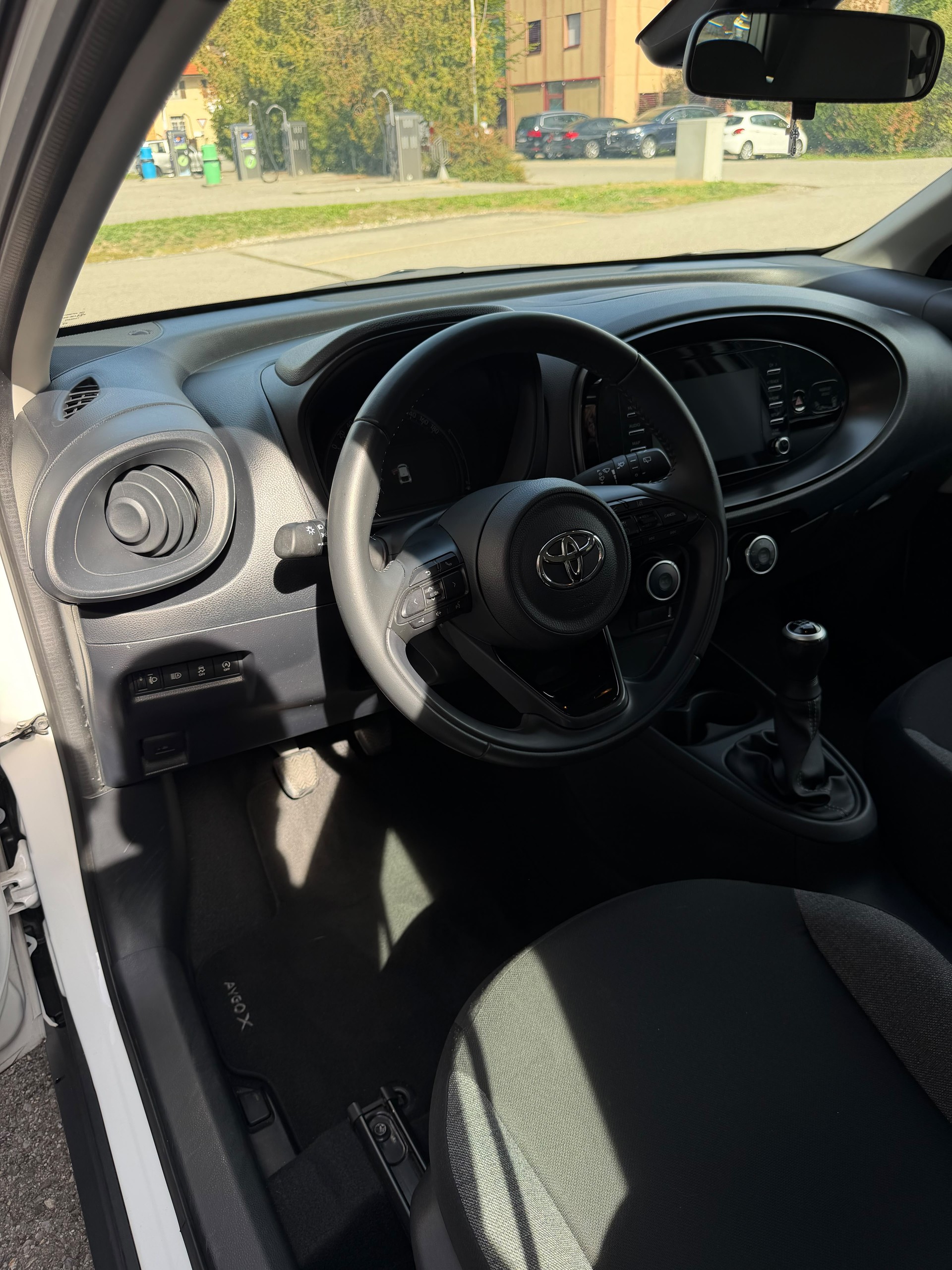 TOYOTA 1.0 VVT-i Style-image-4