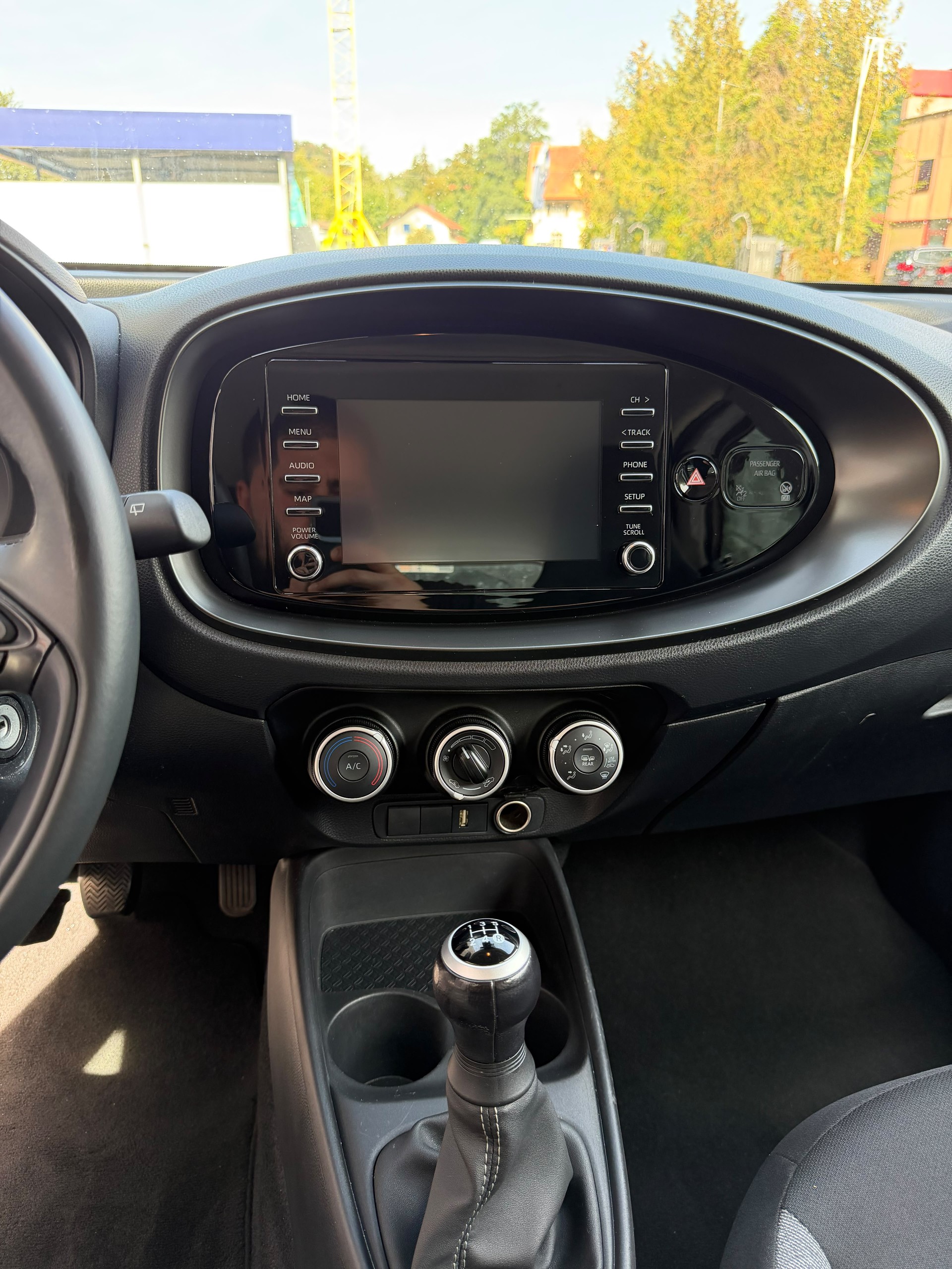 TOYOTA 1.0 VVT-i Style-image-5