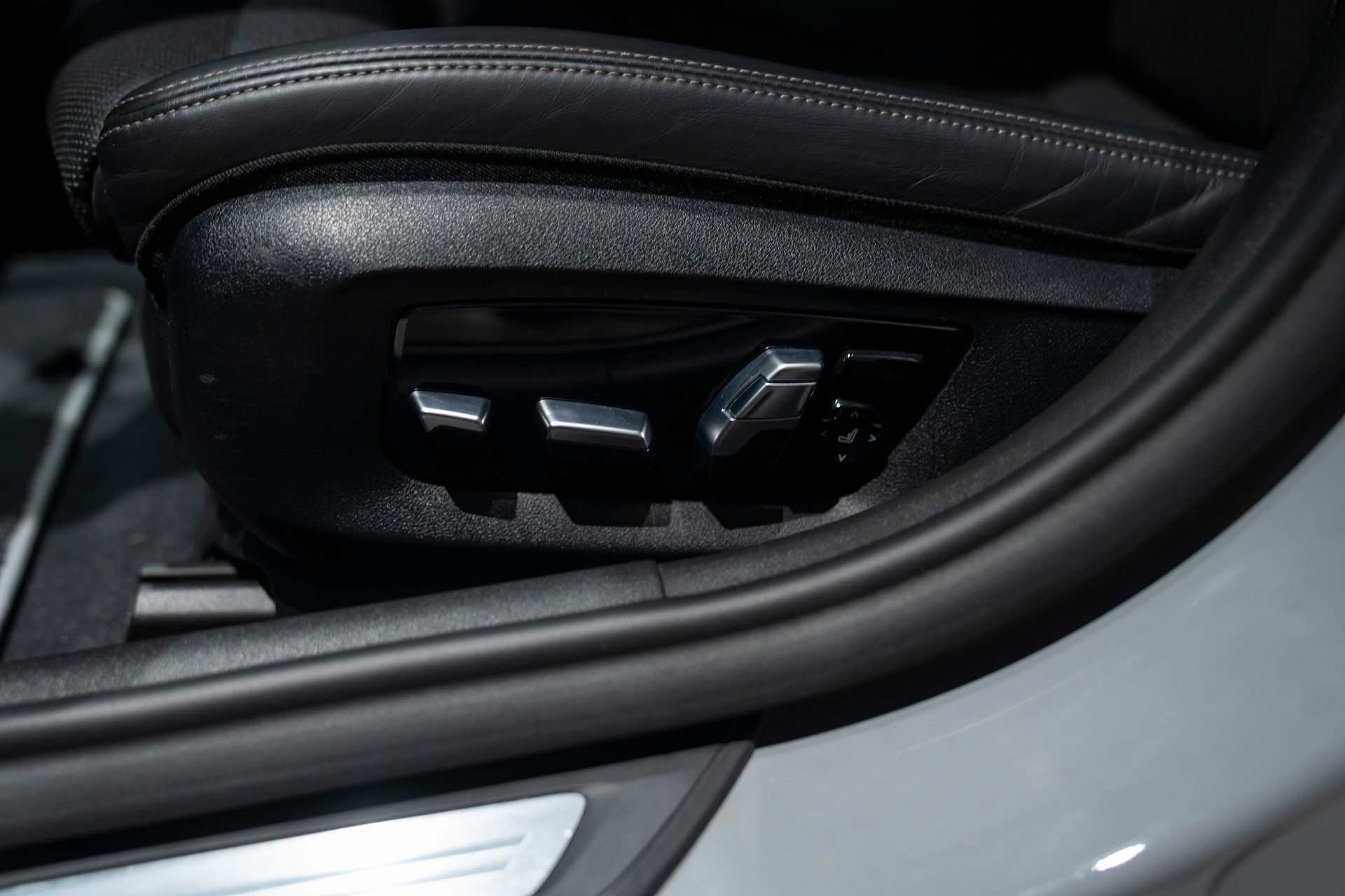 BMW-ALPINA B5 BiTurbo Touring 4.4 V8 xDrive Switch-Tronic-image-13