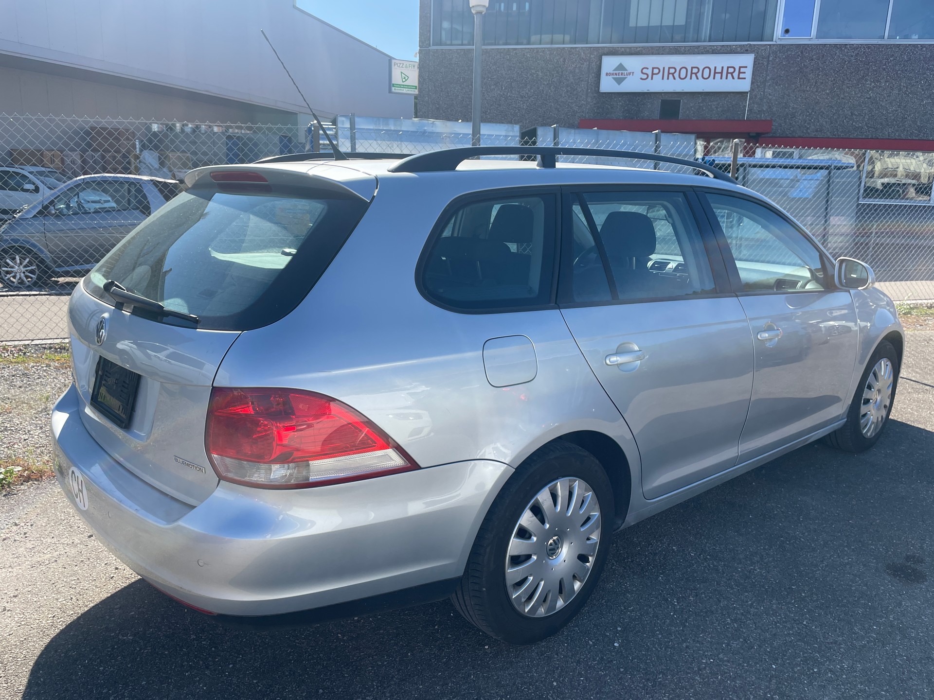 VW Golf Variant 1.9 TDI BlueMotion Comfortline-image-3