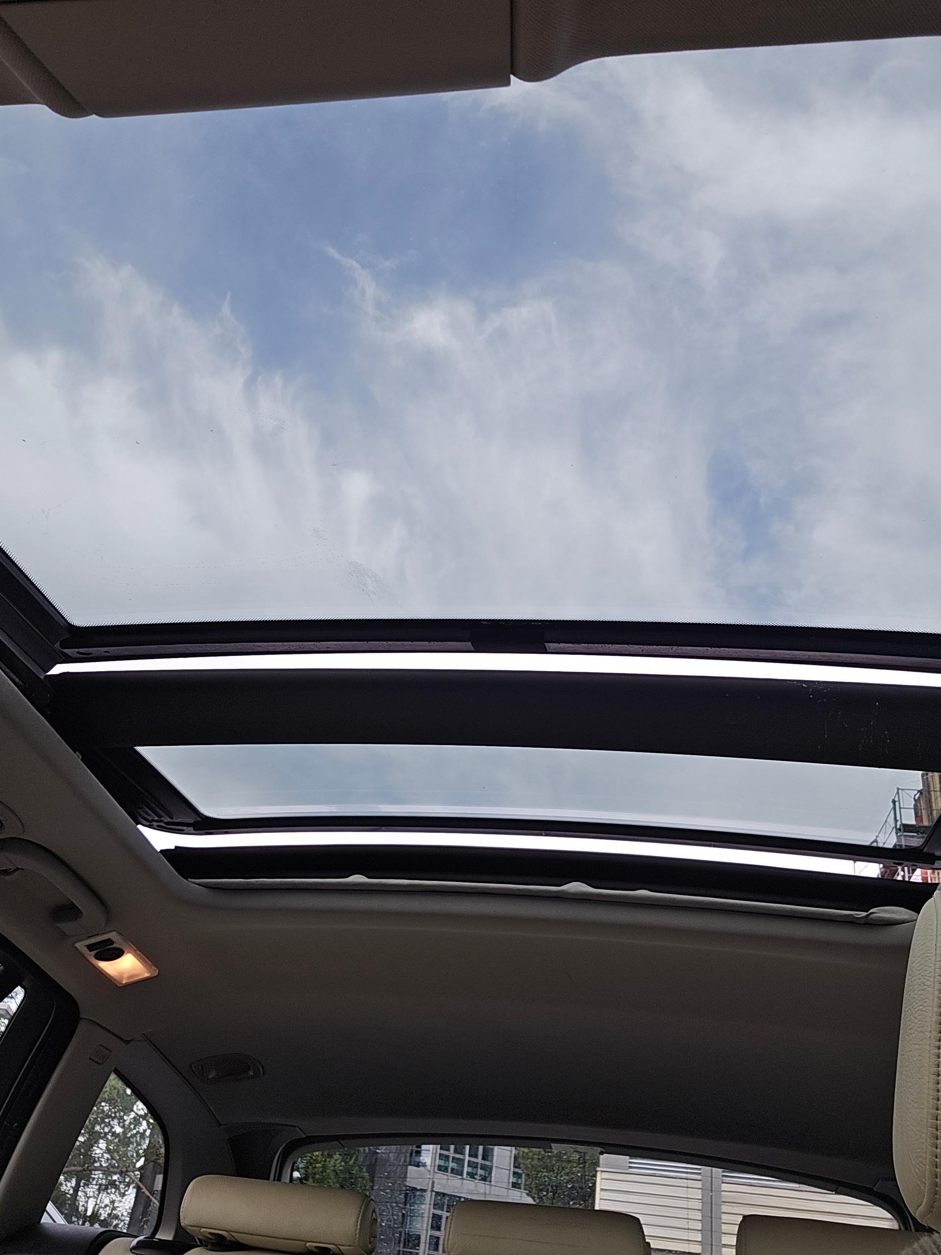 BMW 330xi Touring-image-12