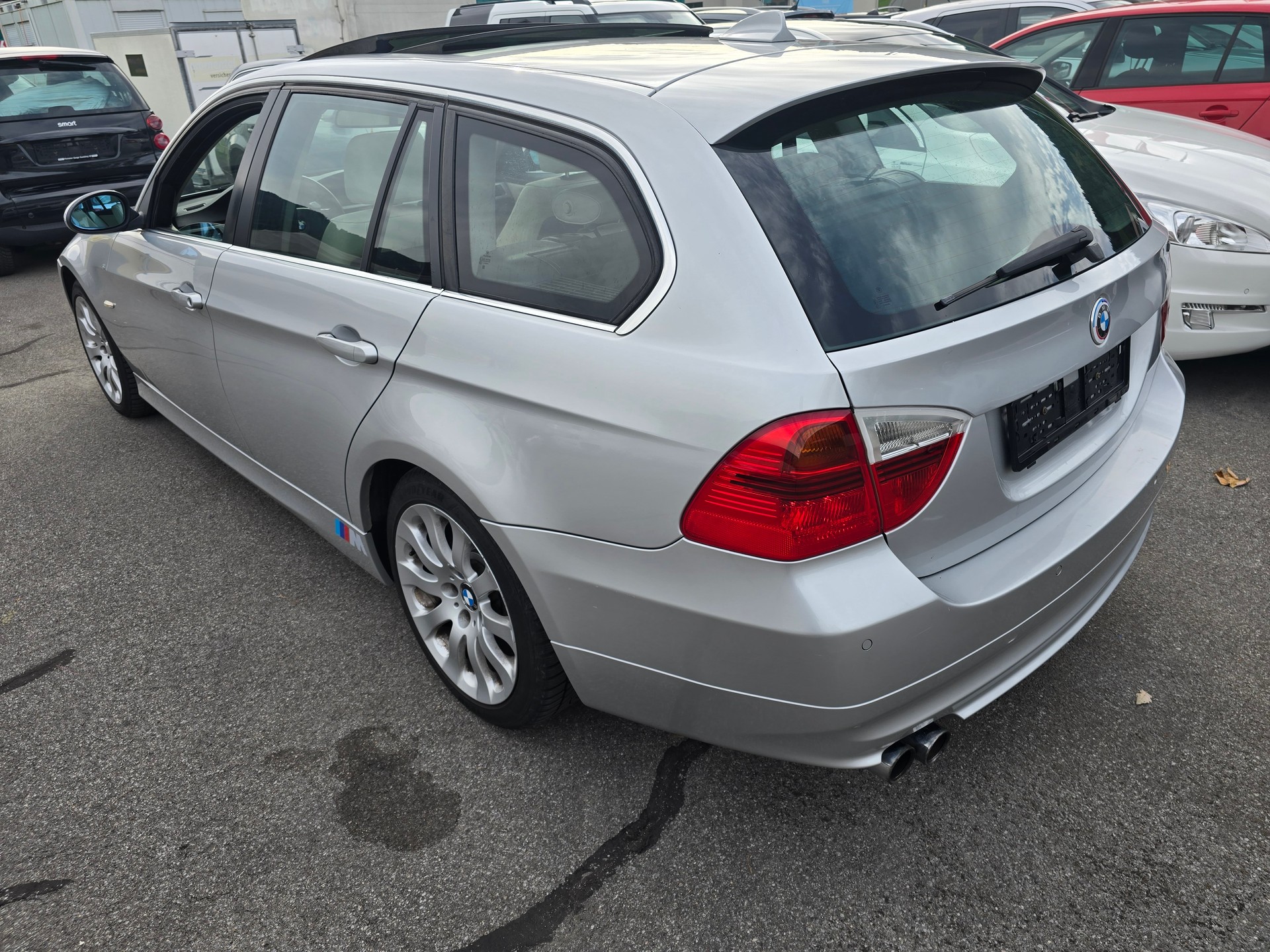 BMW 330xi Touring-image-6