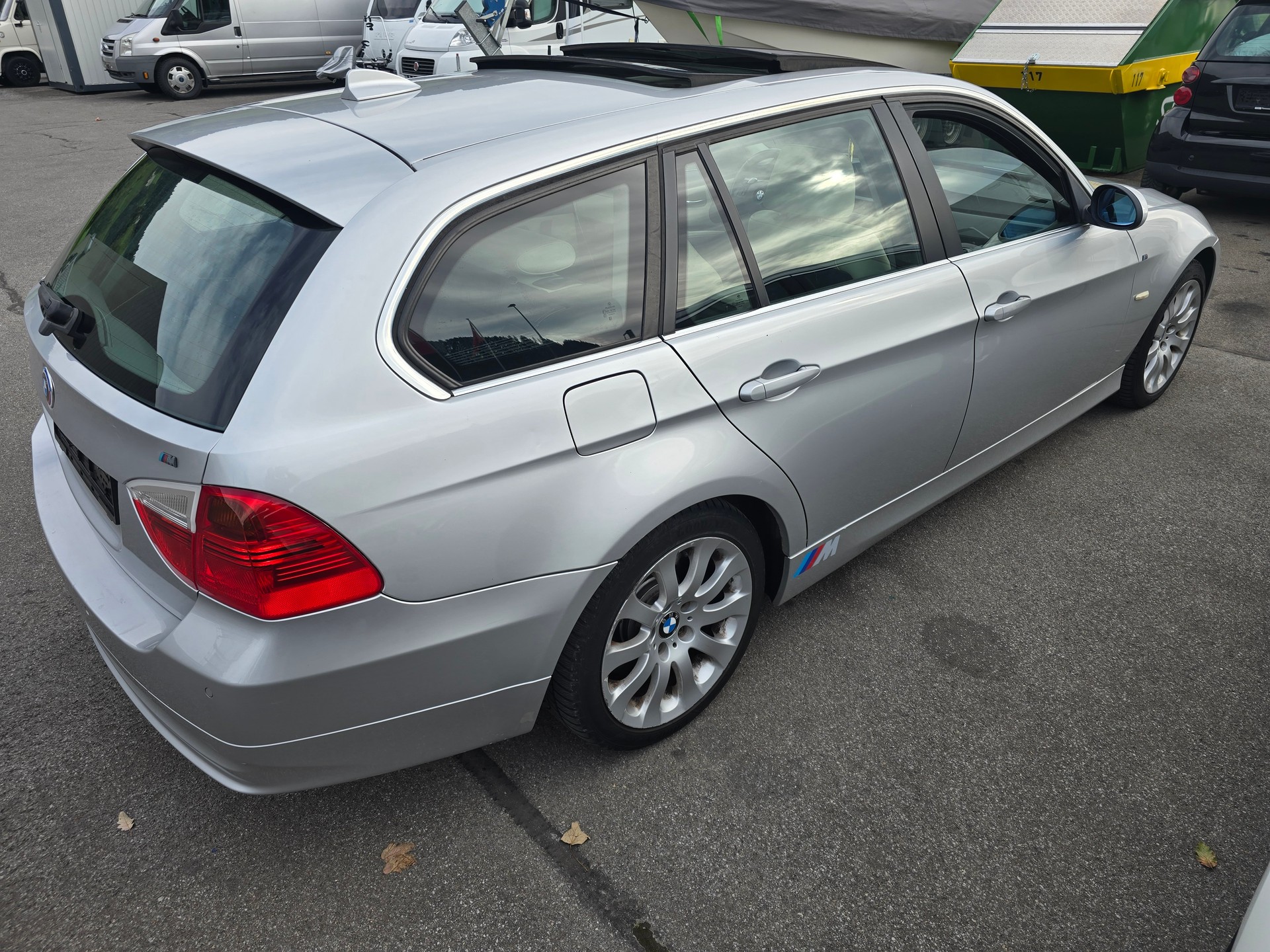 BMW 330xi Touring-image-7