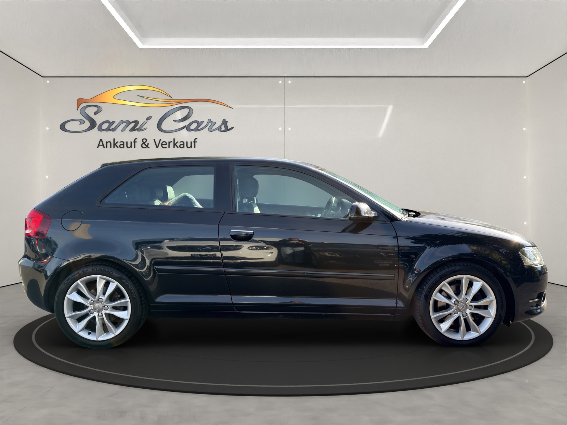 AUDI A3 2.0 TFSI Ambiente quattro S-tronic-image-8