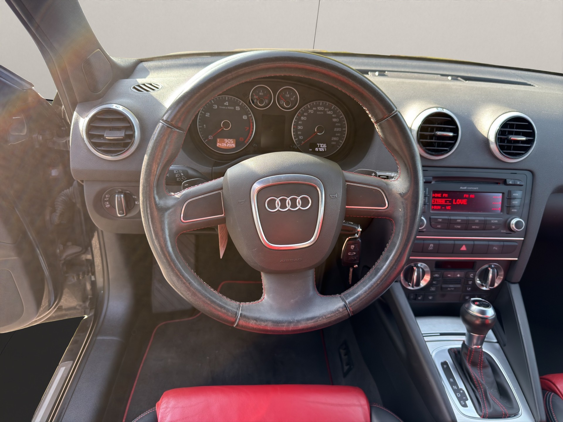 AUDI A3 2.0 TFSI Ambiente quattro S-tronic-image-9