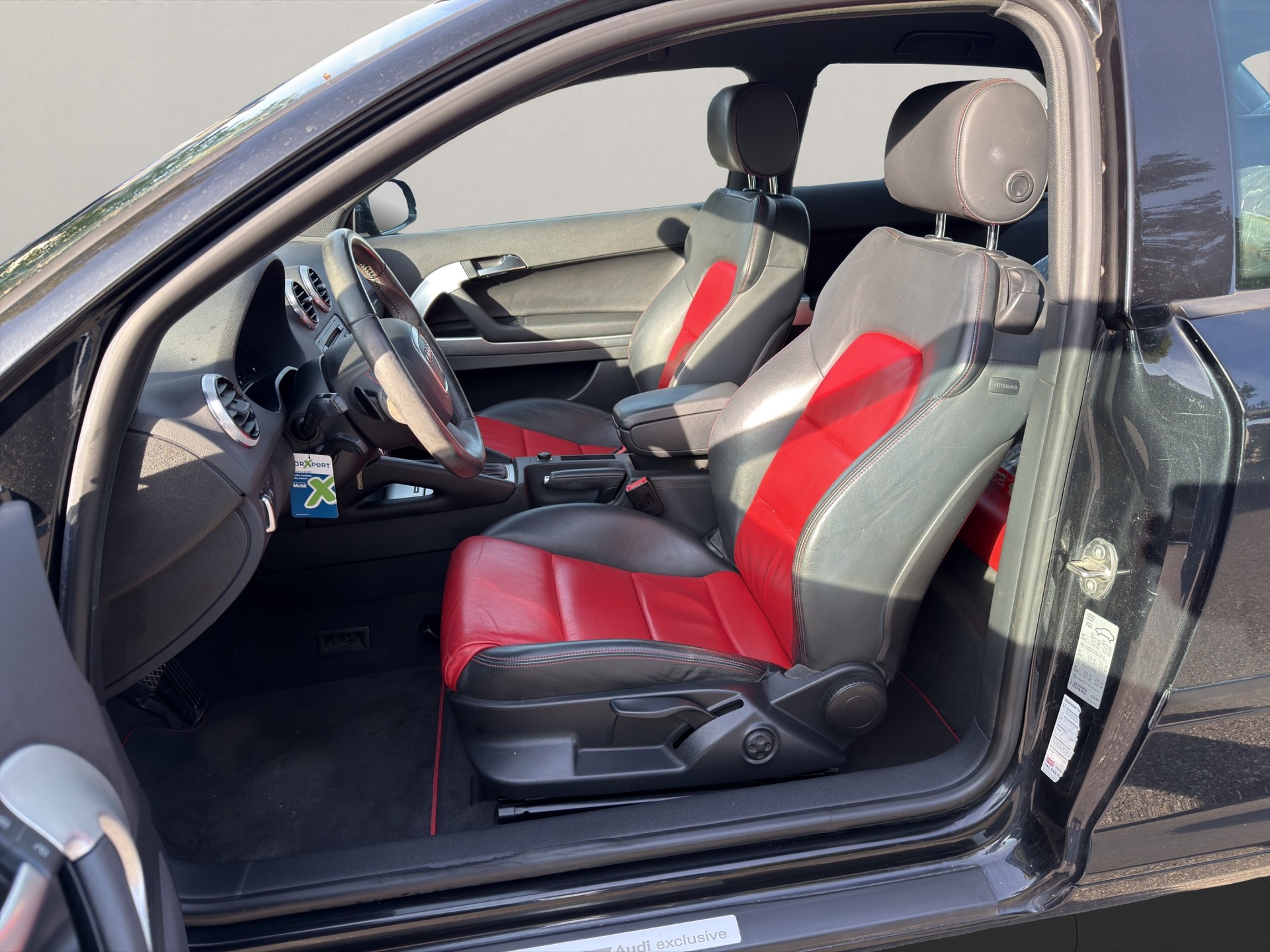 AUDI A3 2.0 TFSI Ambiente quattro S-tronic-image-10