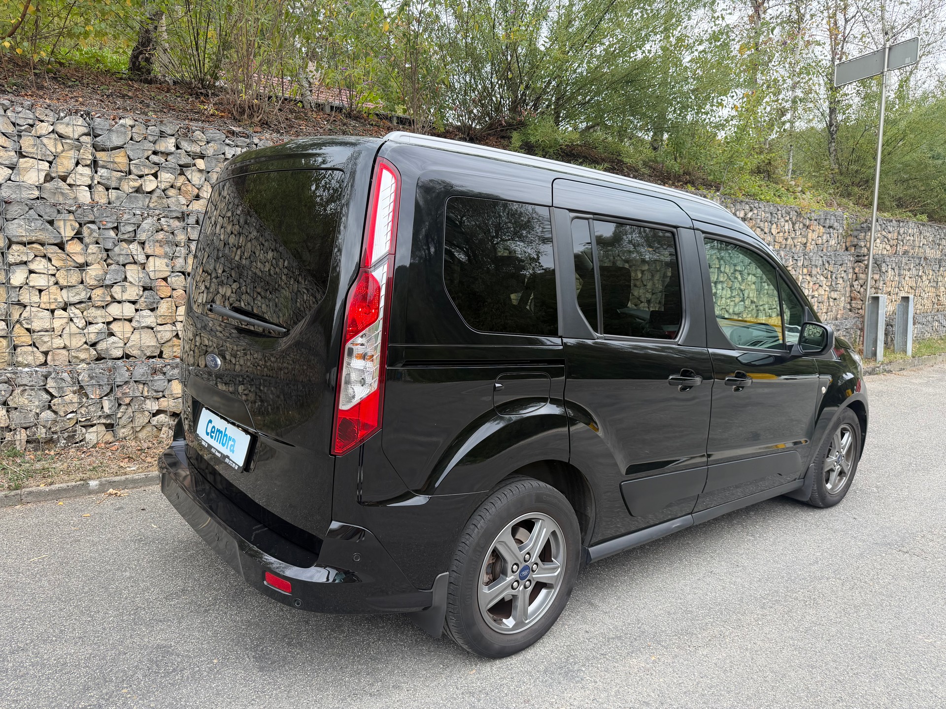 FORD Tourneo Connect 1.5 EcoBlue Titanium Automat-image-5