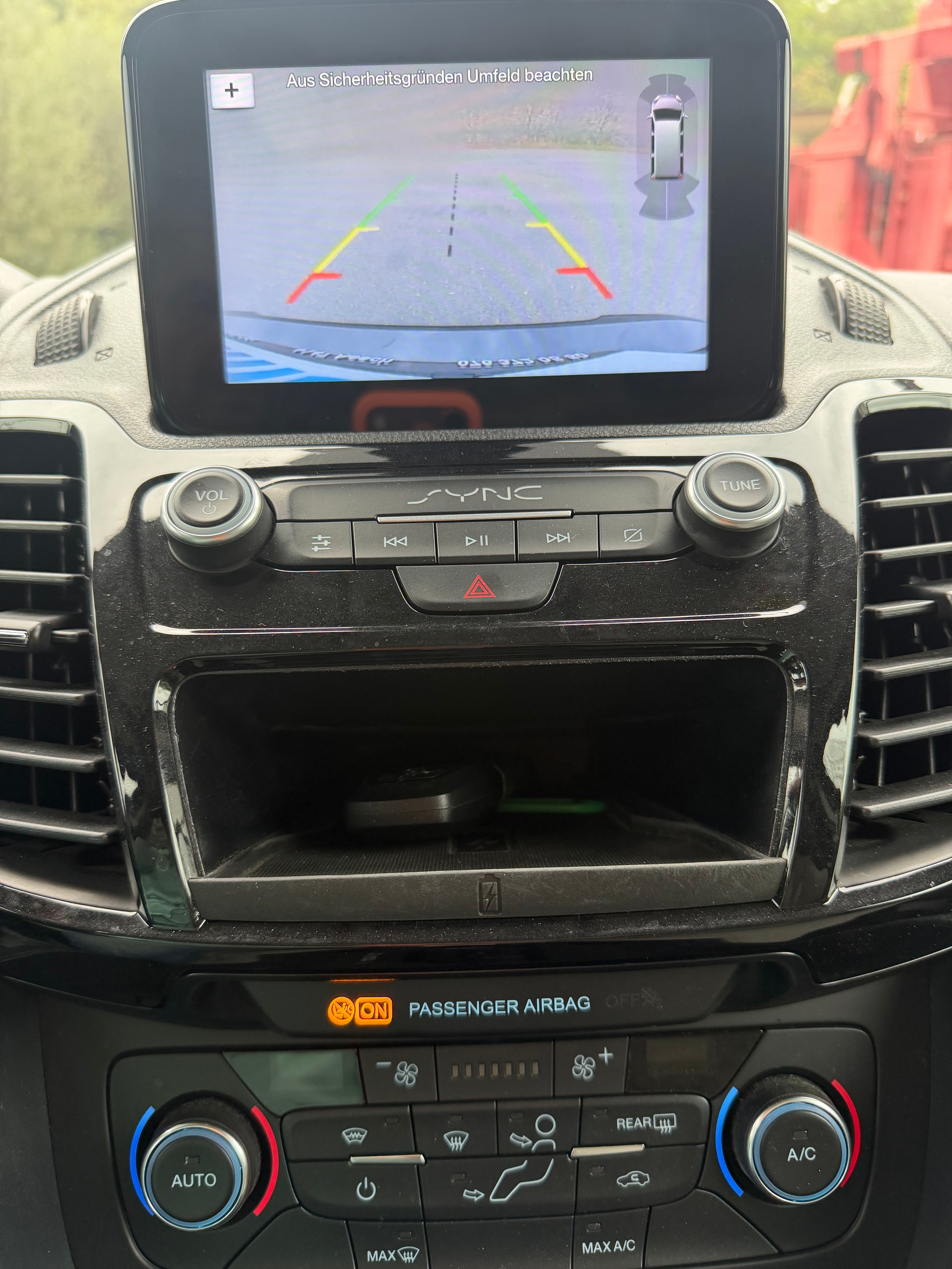 FORD Tourneo Connect 1.5 EcoBlue Titanium Automat-image-9