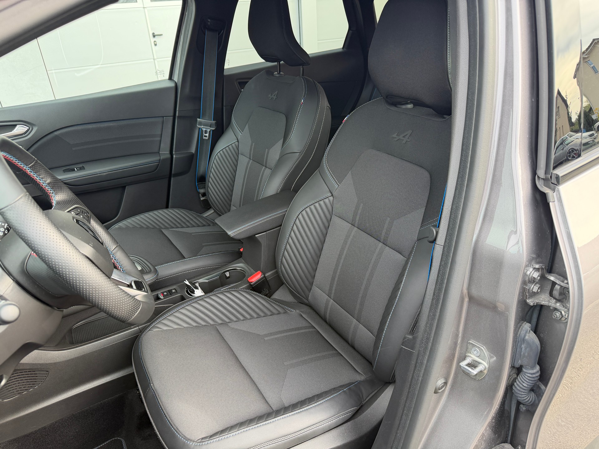 RENAULT Captur 1.6 E-Tech esprit Alpine-image-5