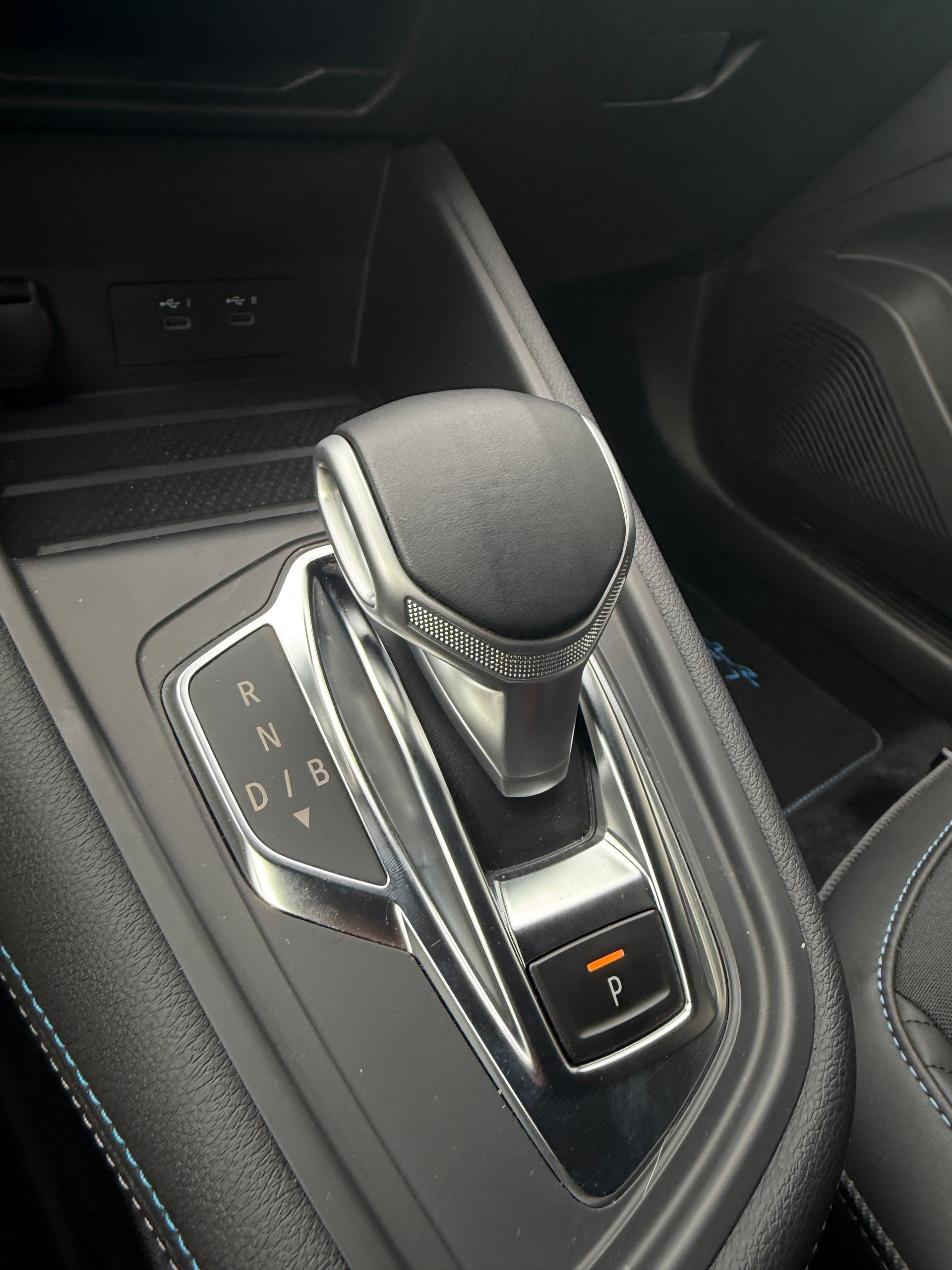 RENAULT Captur 1.6 E-Tech esprit Alpine-image-9