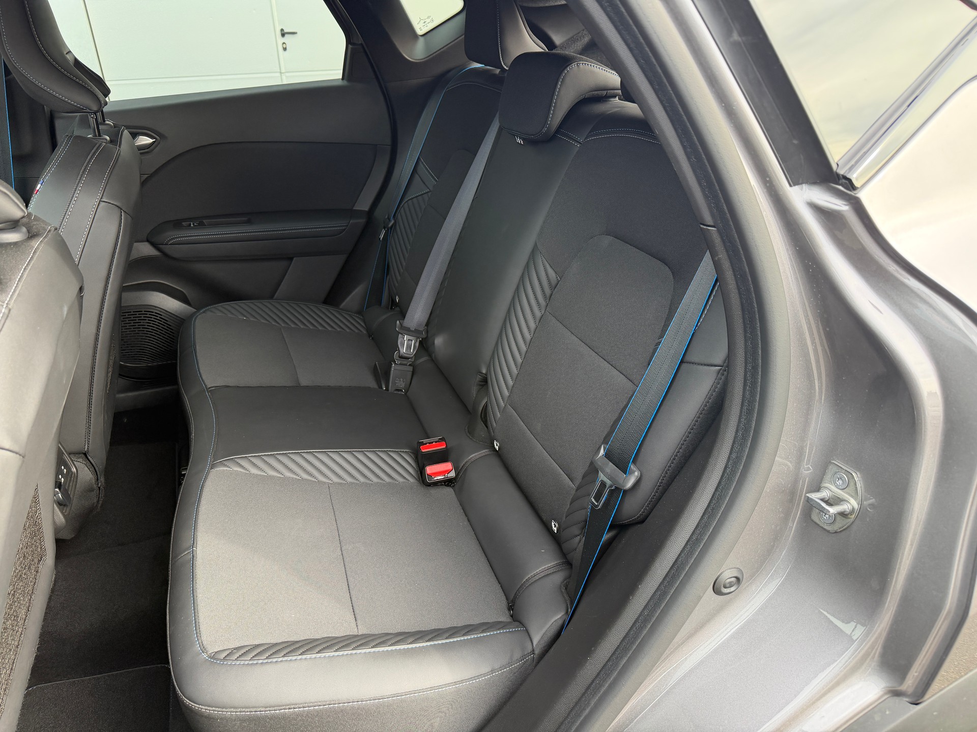 RENAULT Captur 1.6 E-Tech esprit Alpine-image-6