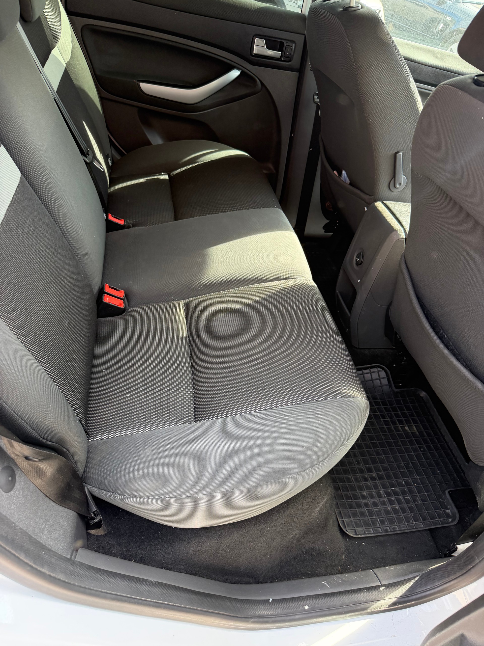 FORD Kuga 2.0 TDCi Carving 2WD-image-6