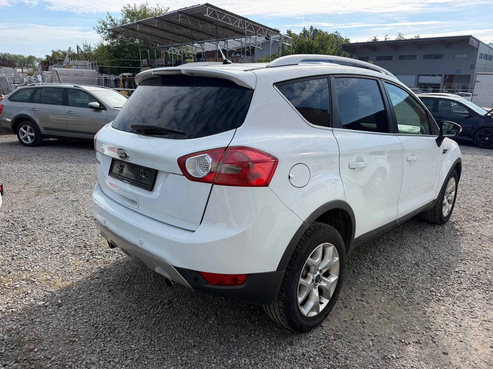 FORD Kuga 2.0 TDCi Carving 2WD-image-2