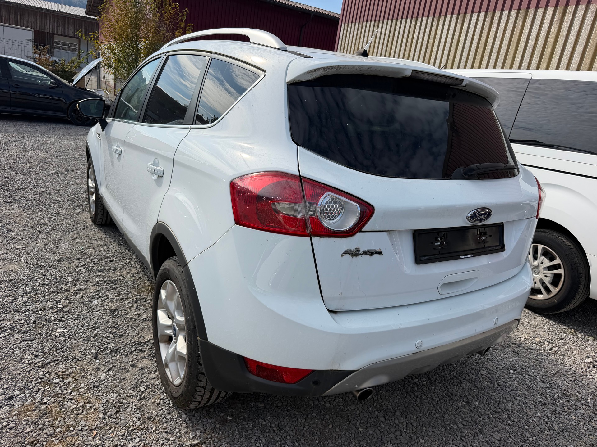 FORD Kuga 2.0 TDCi Carving 2WD-image-3