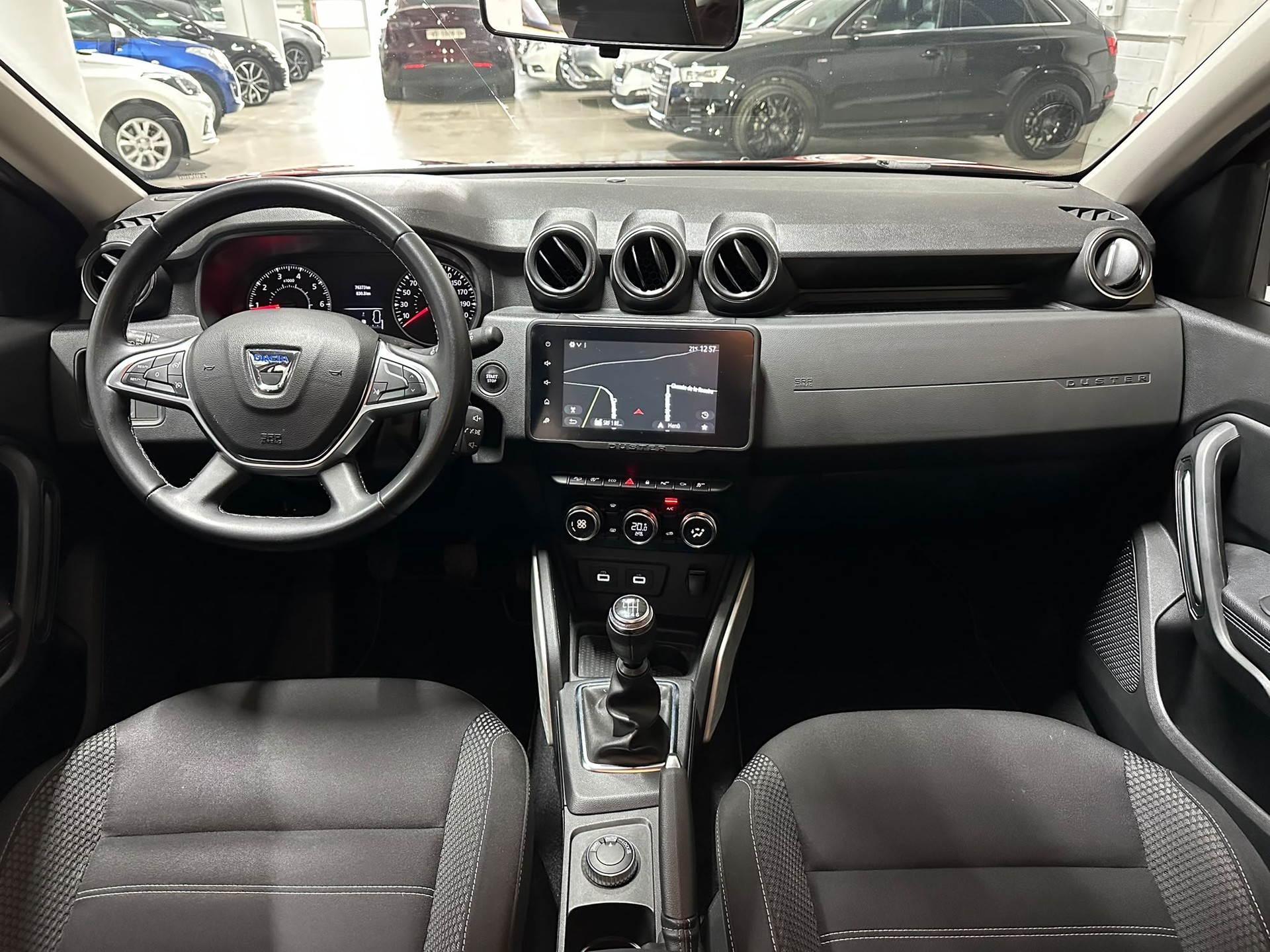 DACIA Duster TCe 150 Celebration 4x4-image-8