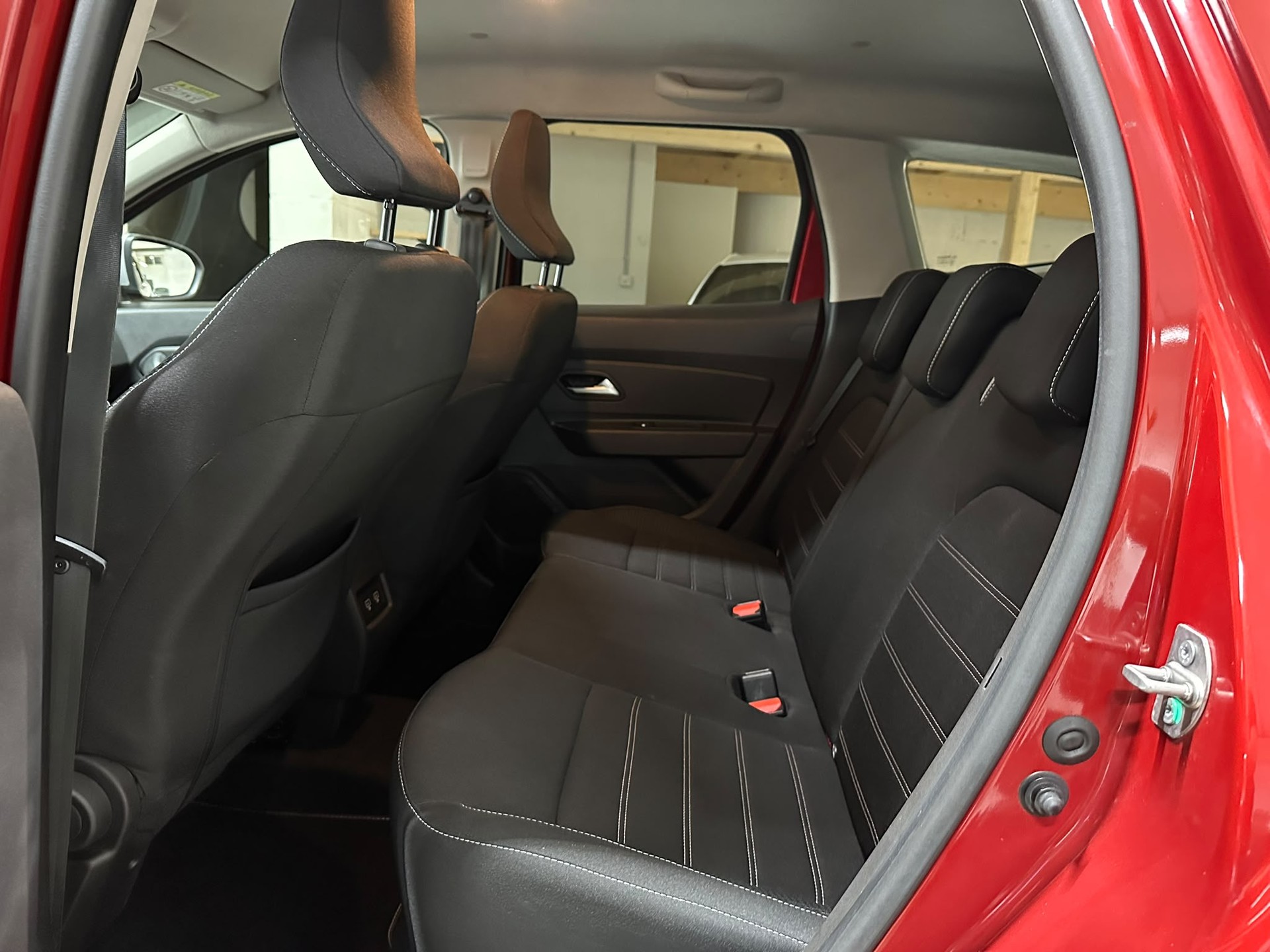 DACIA Duster TCe 150 Celebration 4x4-image-7