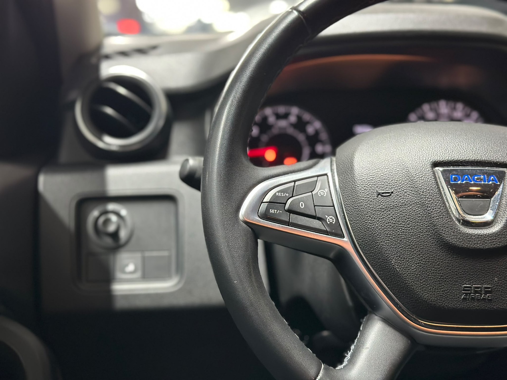 DACIA Duster TCe 150 Celebration 4x4-image-13