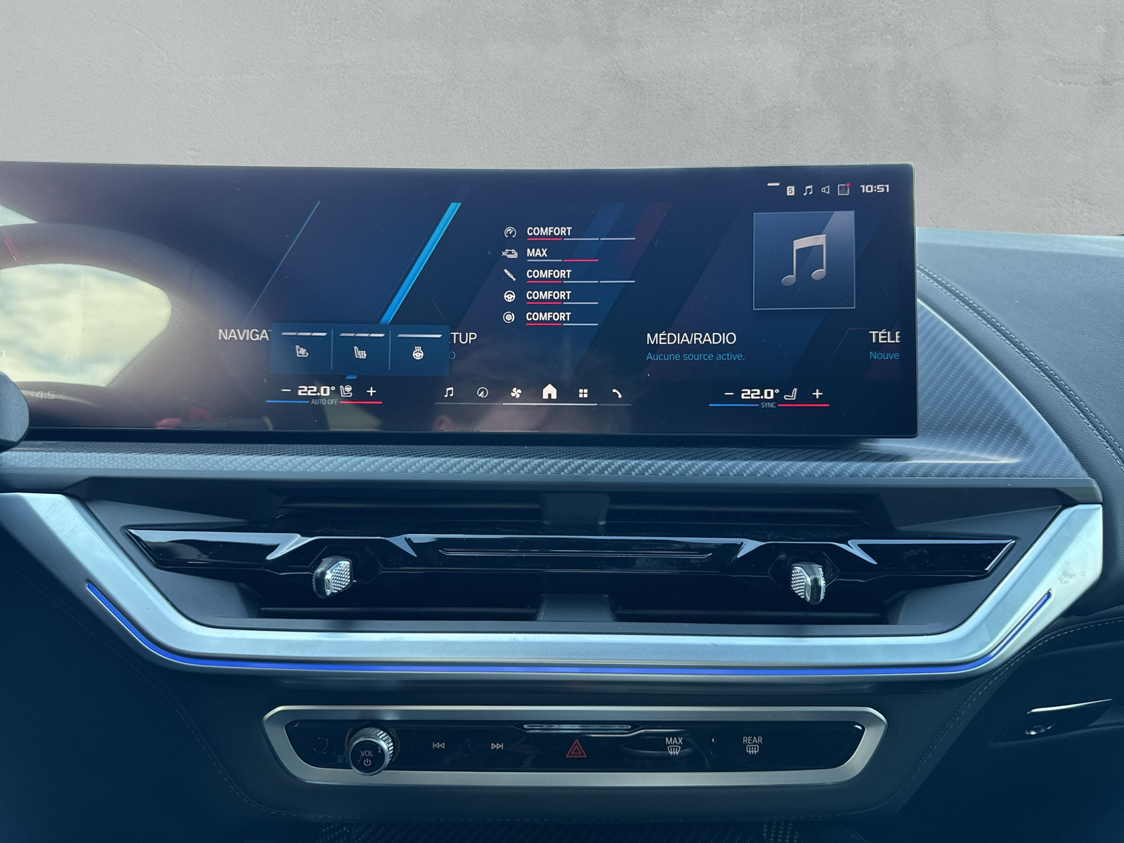 BMW XM xDrive 50e PHEV Steptronic-image-13