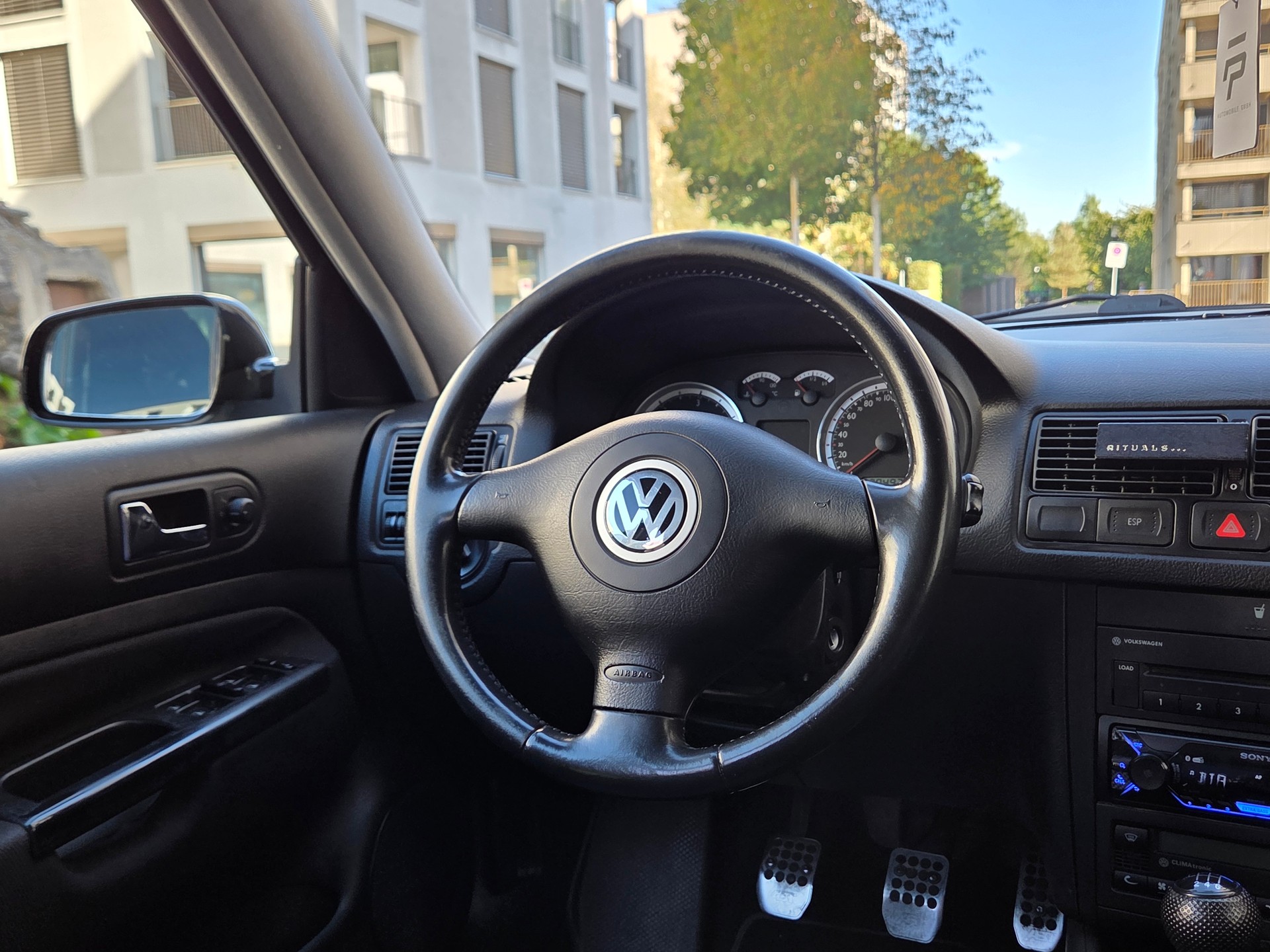 VW Golf 1.9 TDI PD Highline-image-10