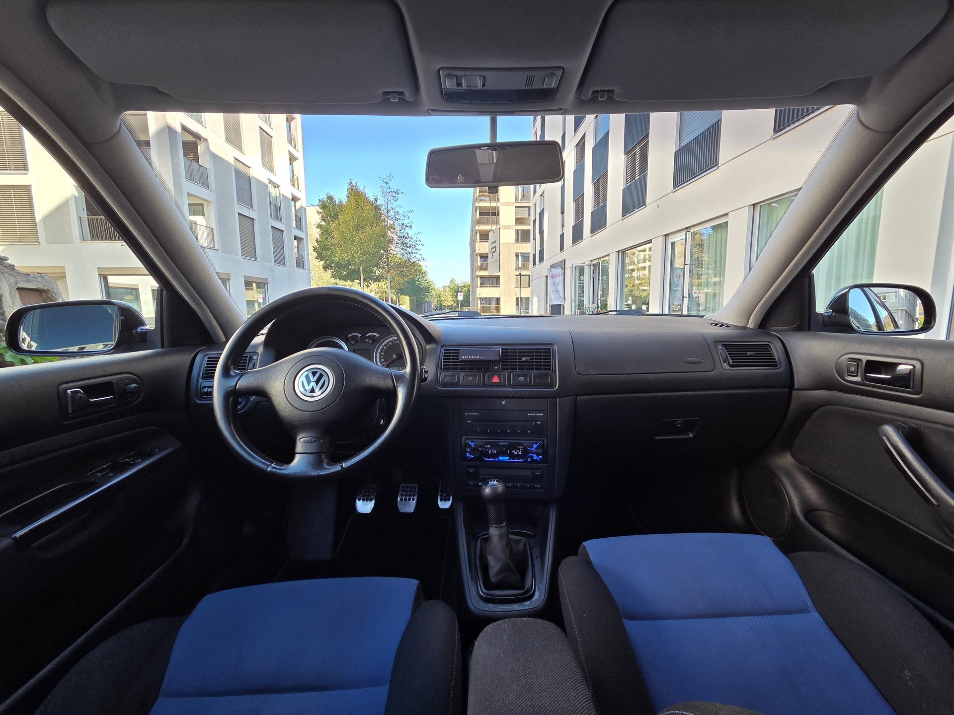 VW Golf 1.9 TDI PD Highline-image-9
