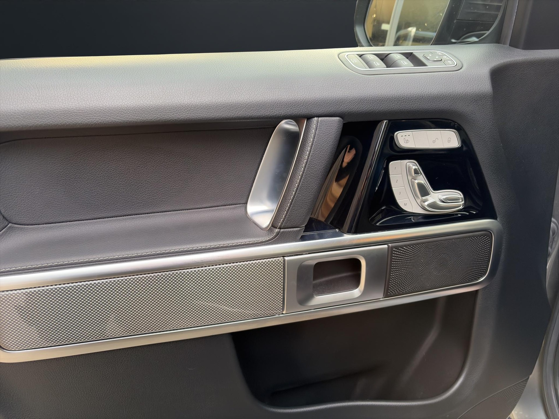 MERCEDES-BENZ G-Klasse W463 G 350 d AMG Line-image-8