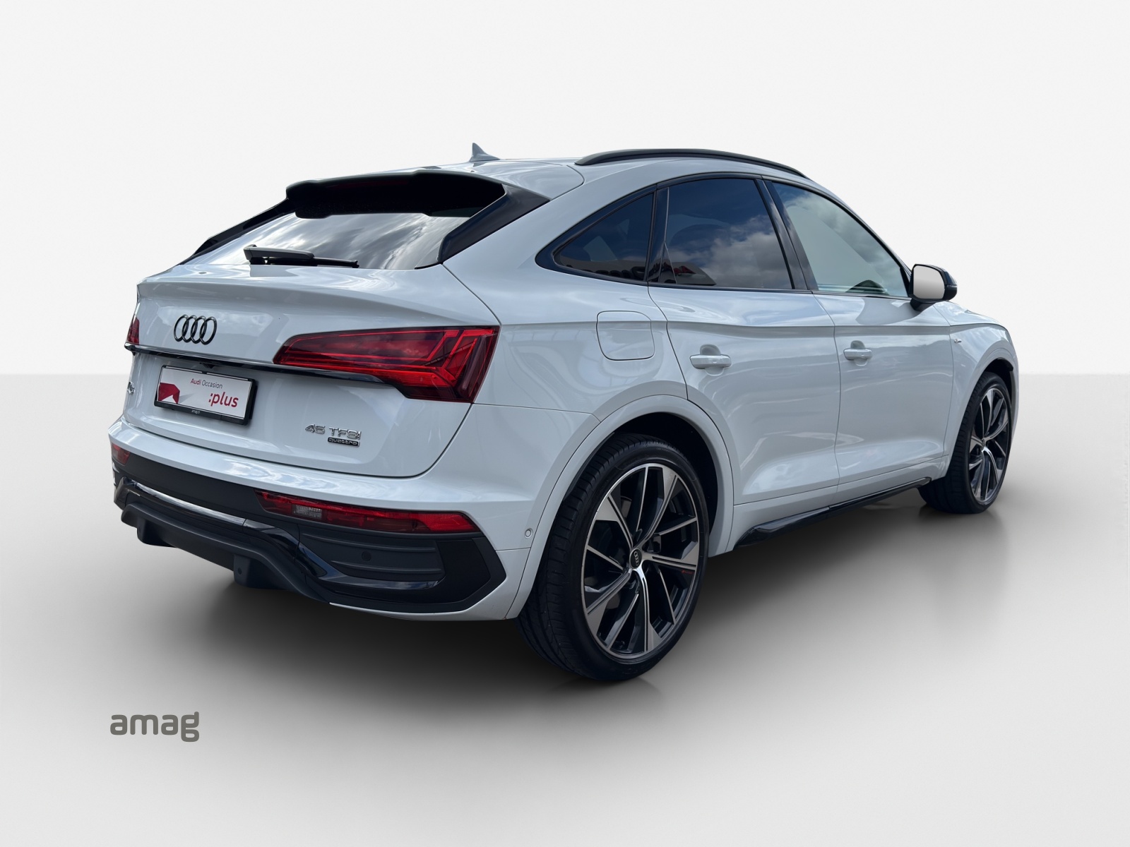 AUDI Q5 Sportback 45 TFSI Black Edition quattro S-tronic-image-4