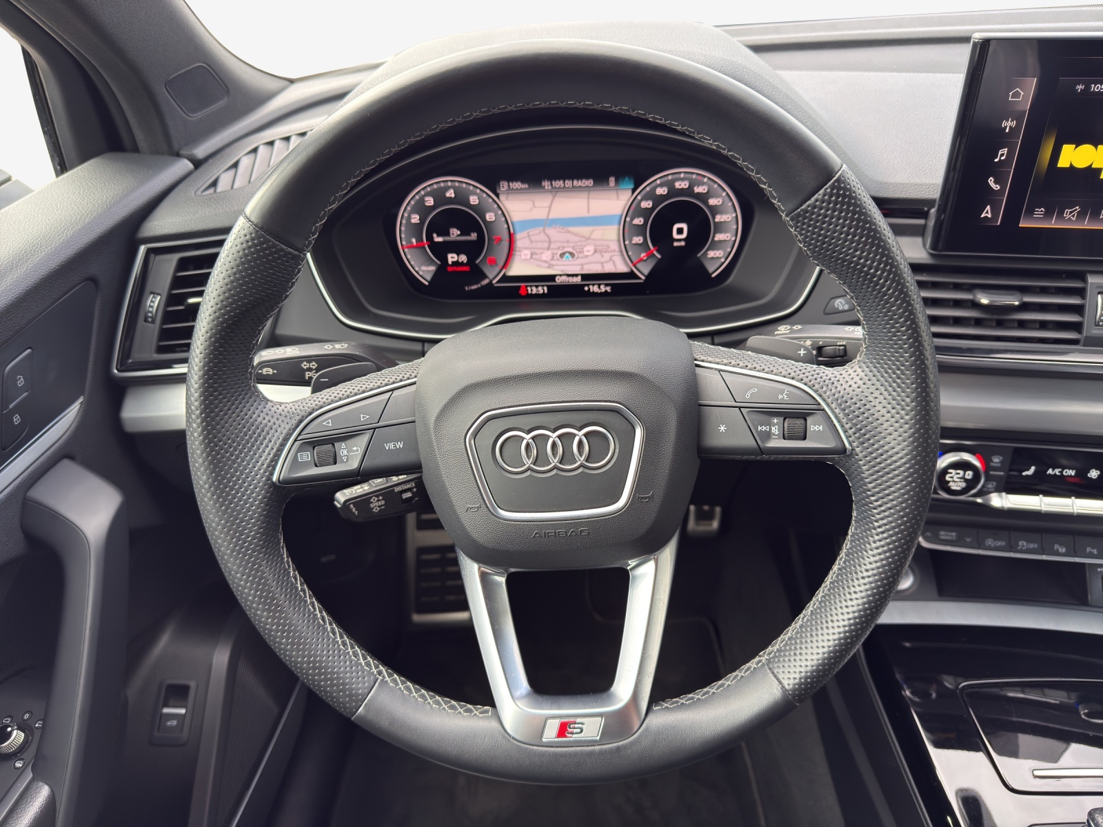 AUDI Q5 Sportback 45 TFSI Black Edition quattro S-tronic-image-9