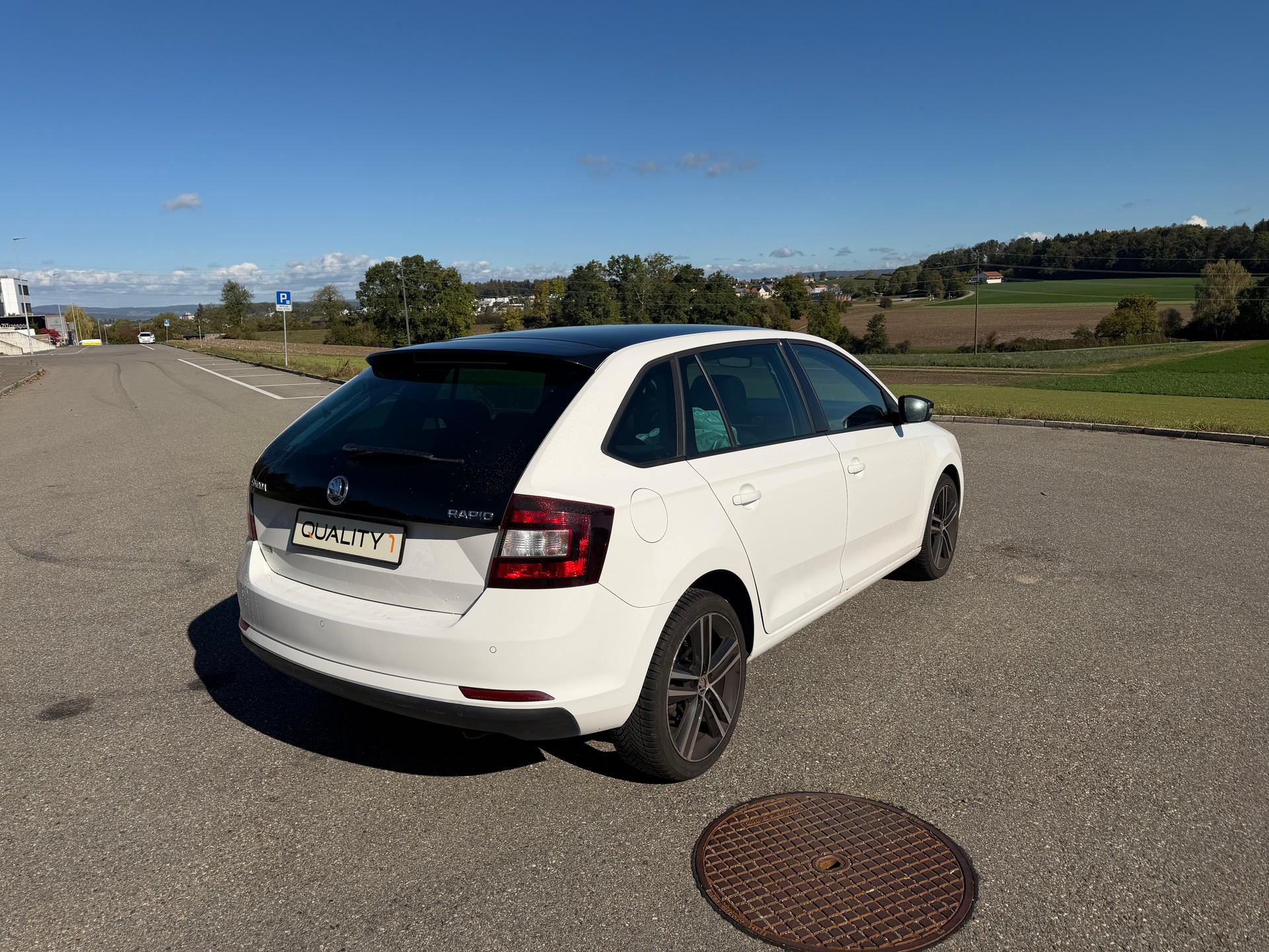 SKODA Rapid Spaceback 1.2 TSI Style-image-2