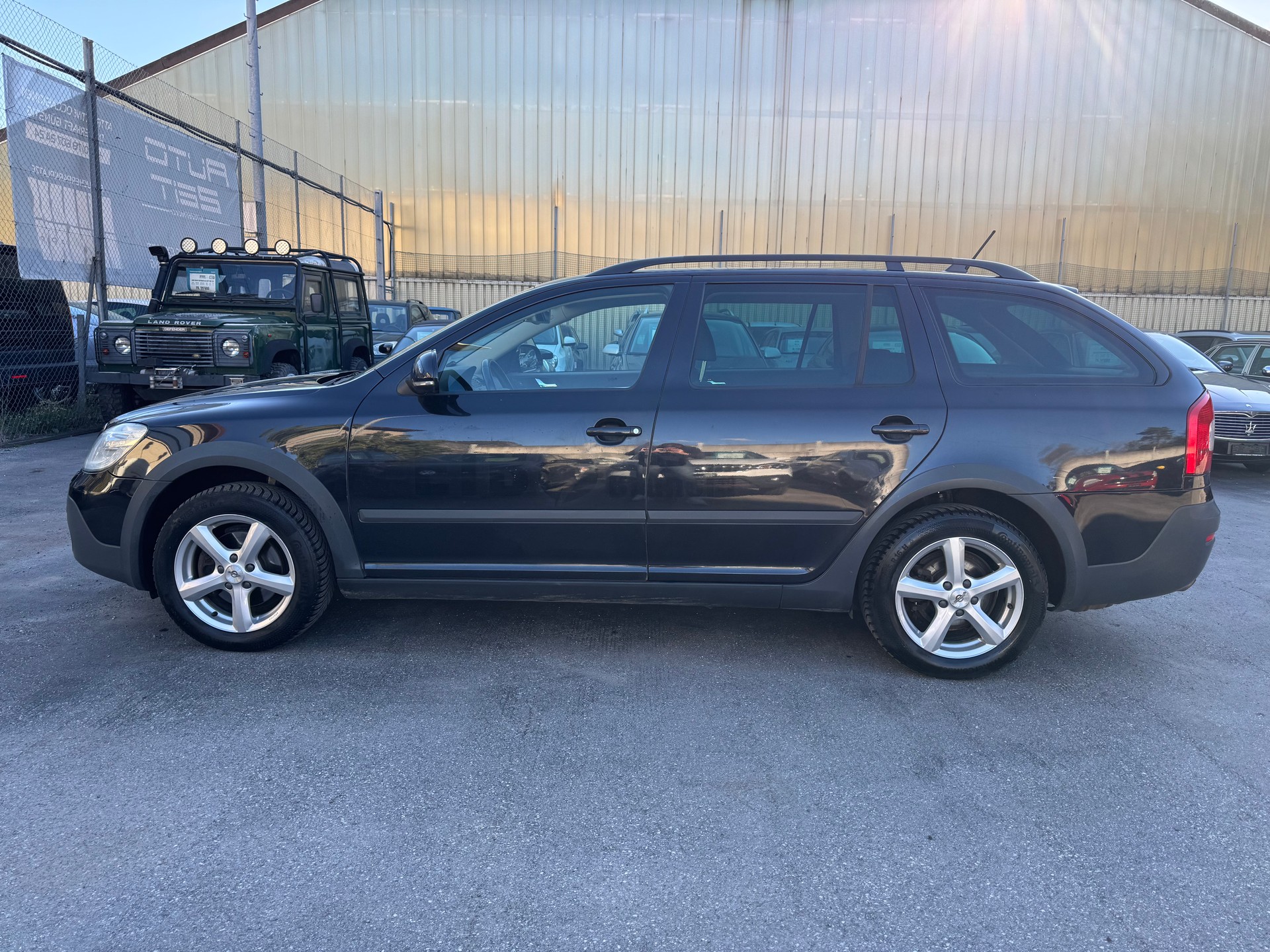 SKODA Octavia Combi 2.0 TDI Scout 4x4 DSG-image-7