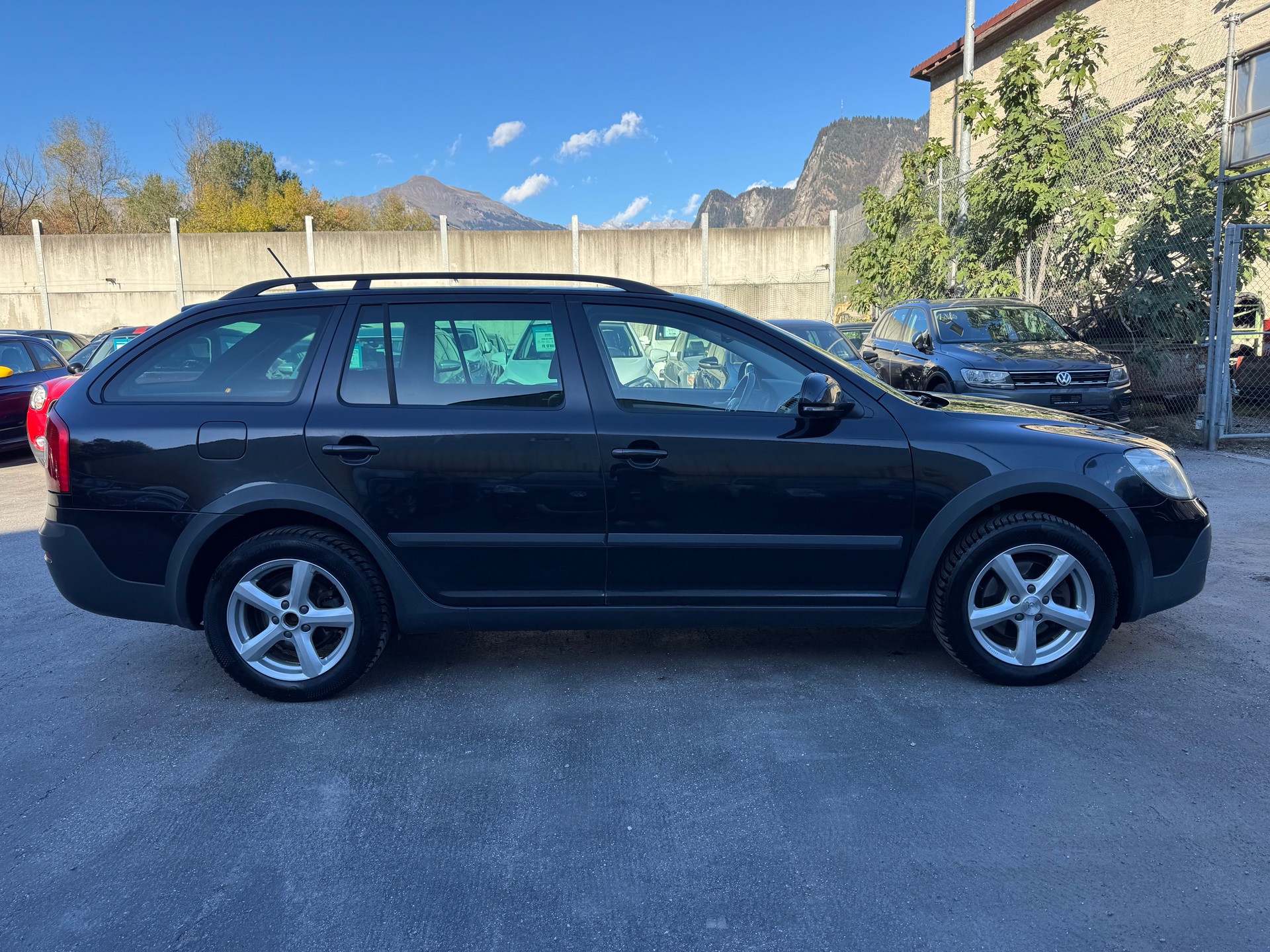 SKODA Octavia Combi 2.0 TDI Scout 4x4 DSG-image-2