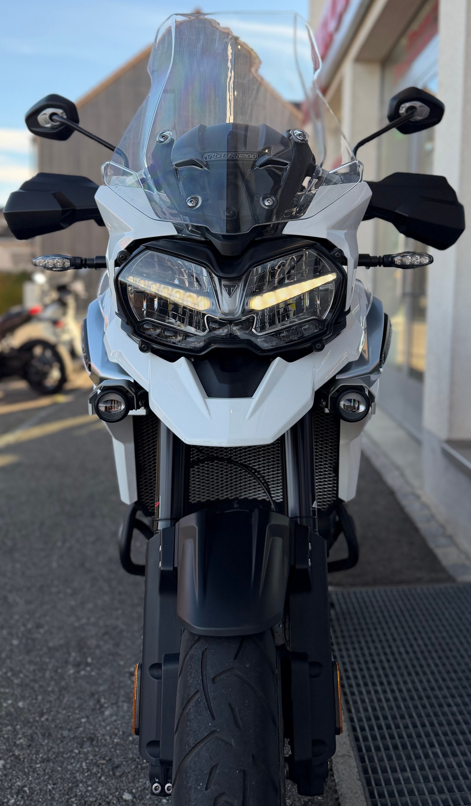 TRIUMPH Tiger 1200 XCa ABS-showroom-element-1