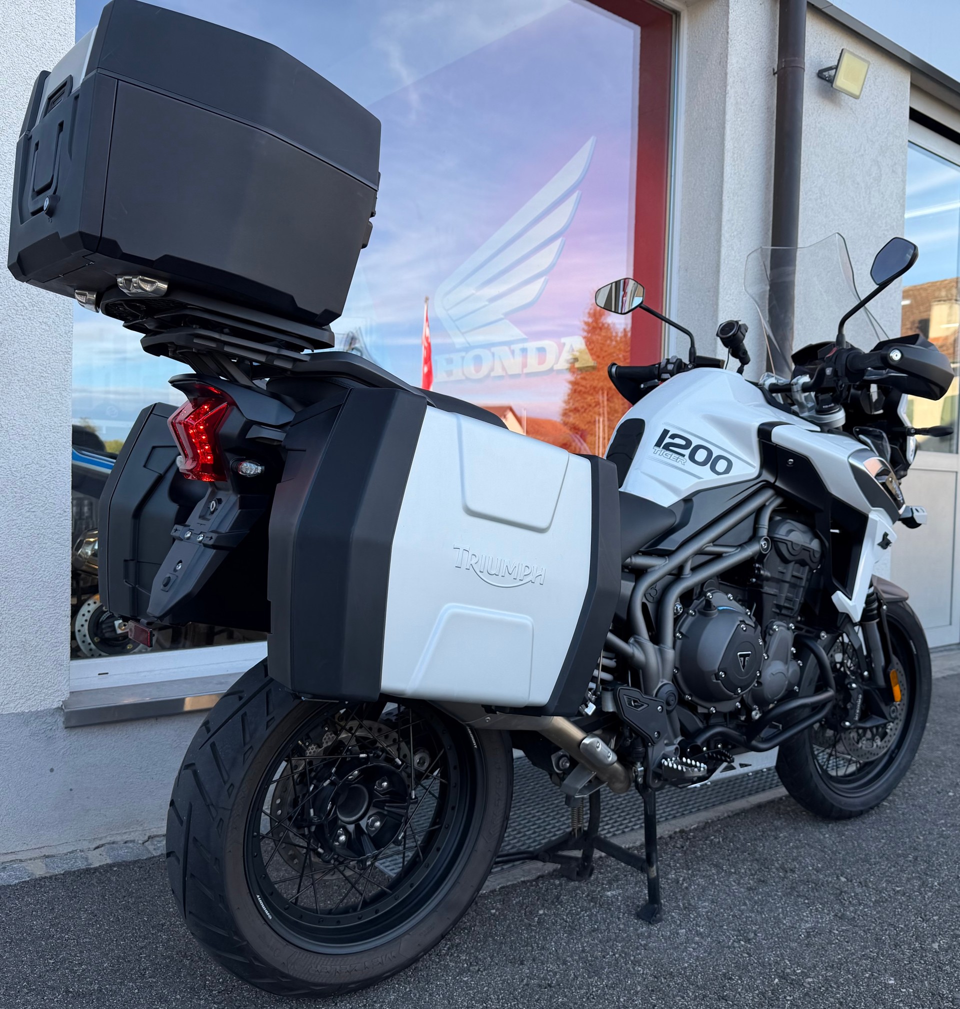 TRIUMPH Tiger 1200 XCa ABS-showroom-element-3