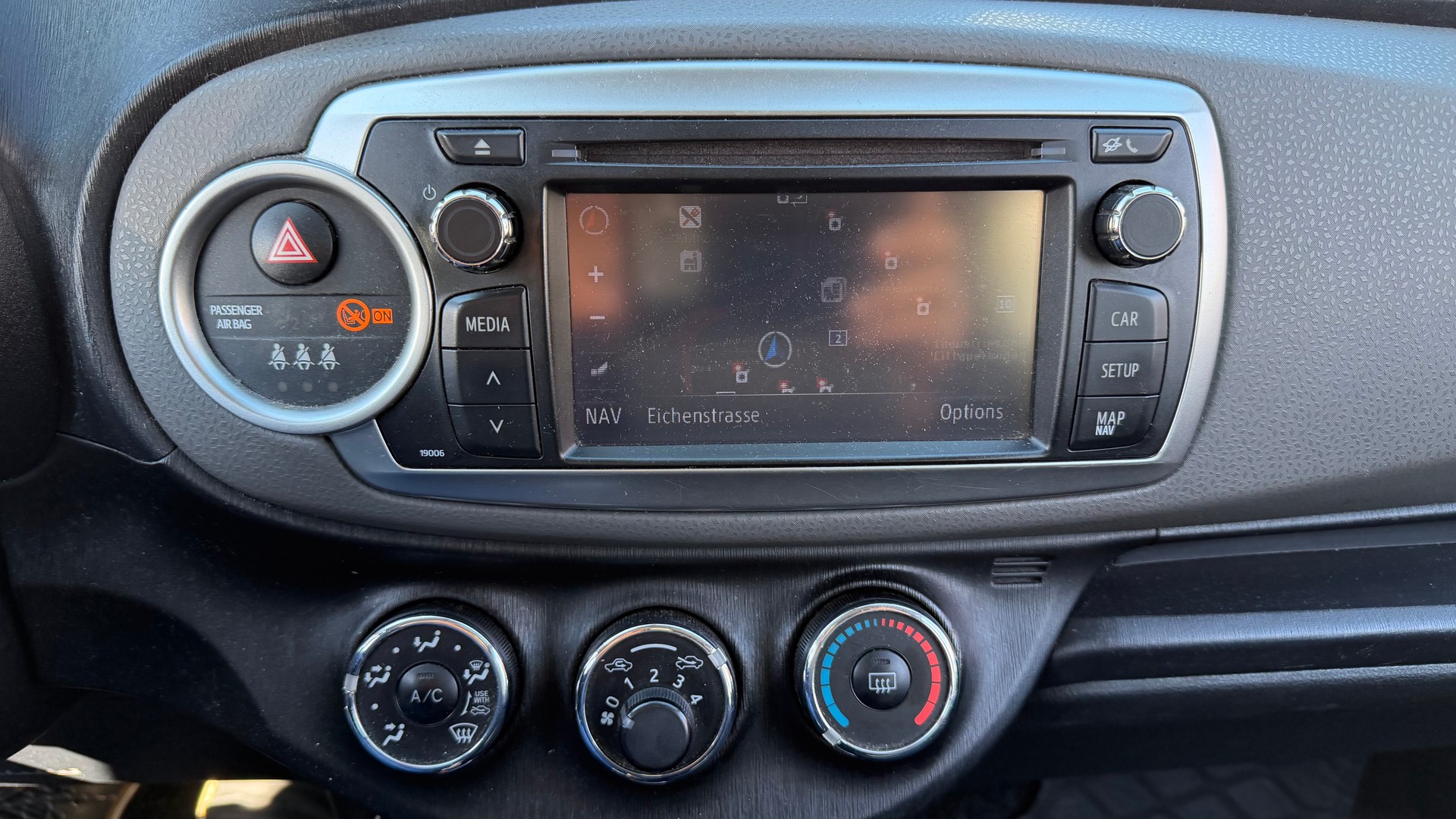 TOYOTA Yaris 1.33 Luna-image-8