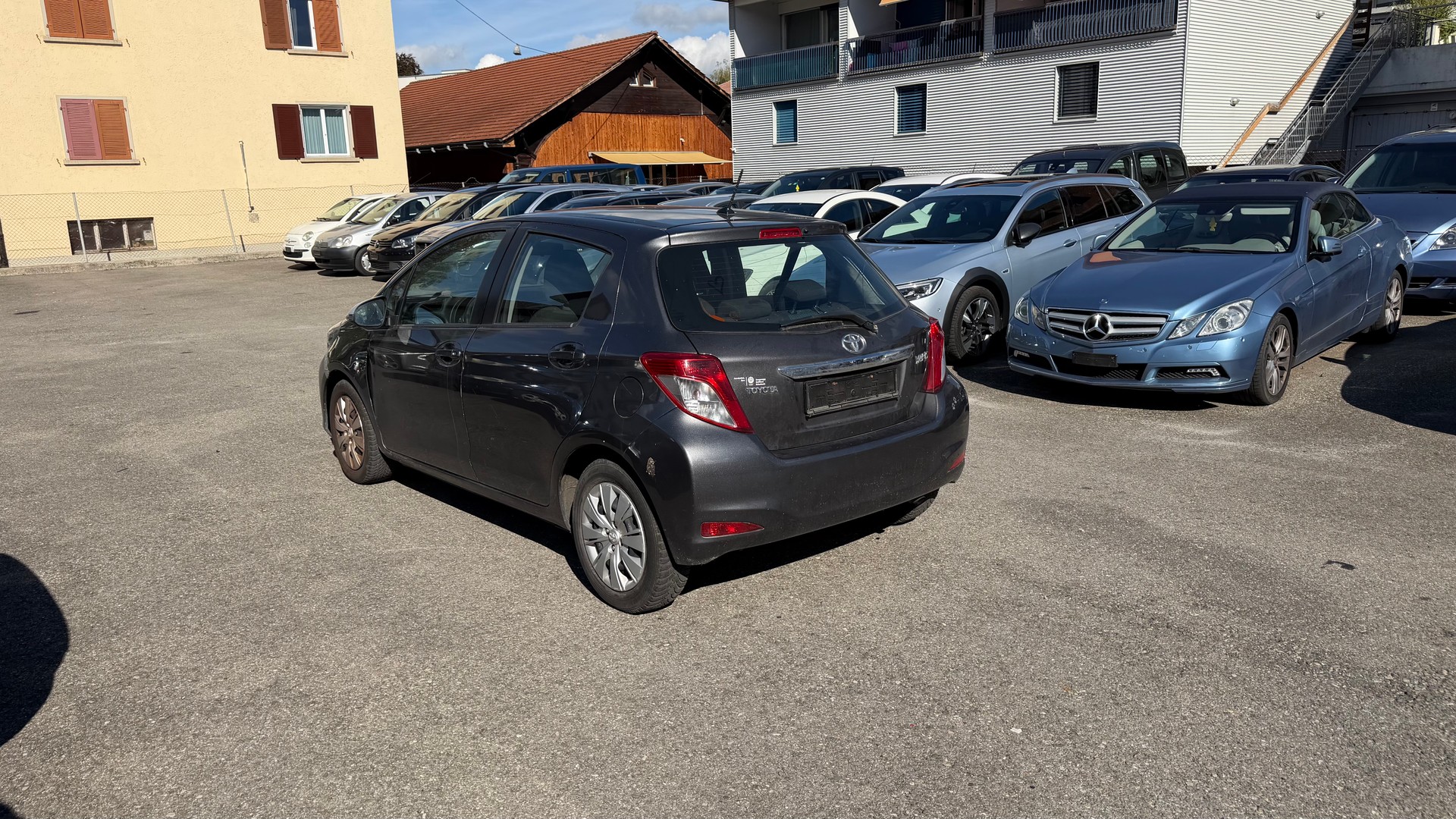 TOYOTA Yaris 1.33 Luna-image-3