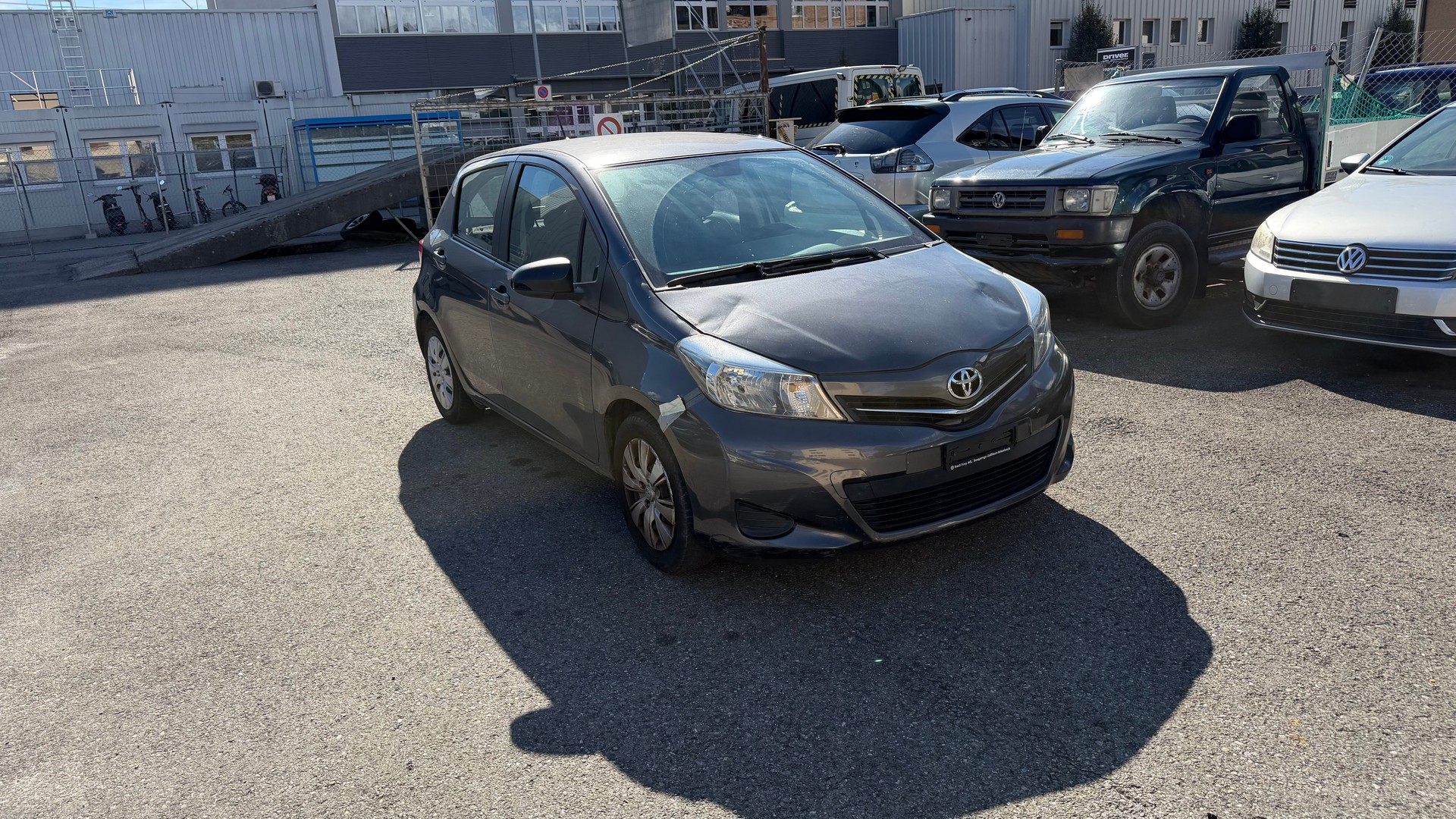 TOYOTA Yaris 1.33 Luna-image-1