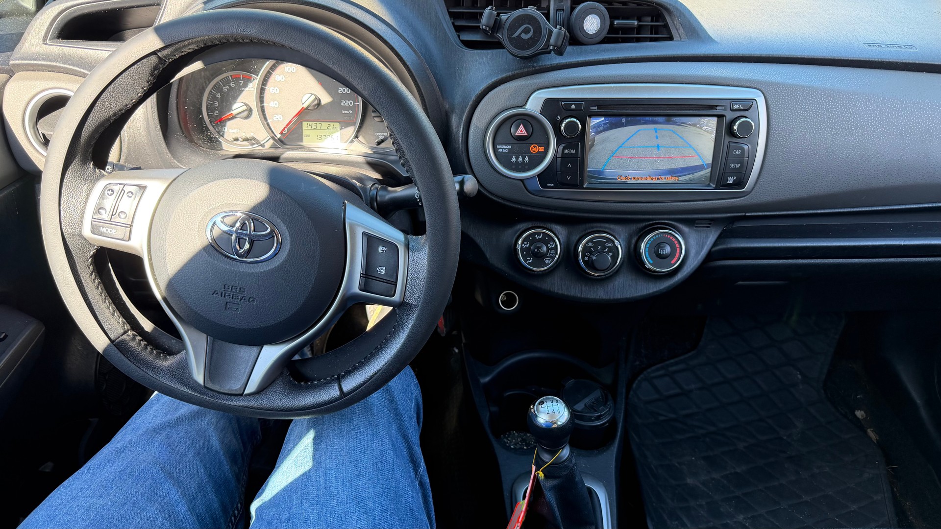 TOYOTA Yaris 1.33 Luna-image-7