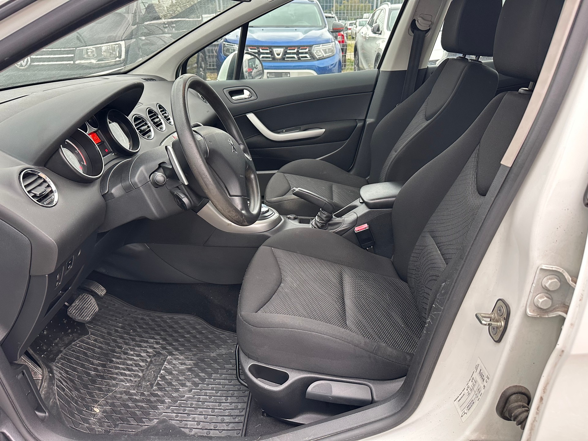 PEUGEOT 308 SW 1.6 HDI Active EGS6-image-6