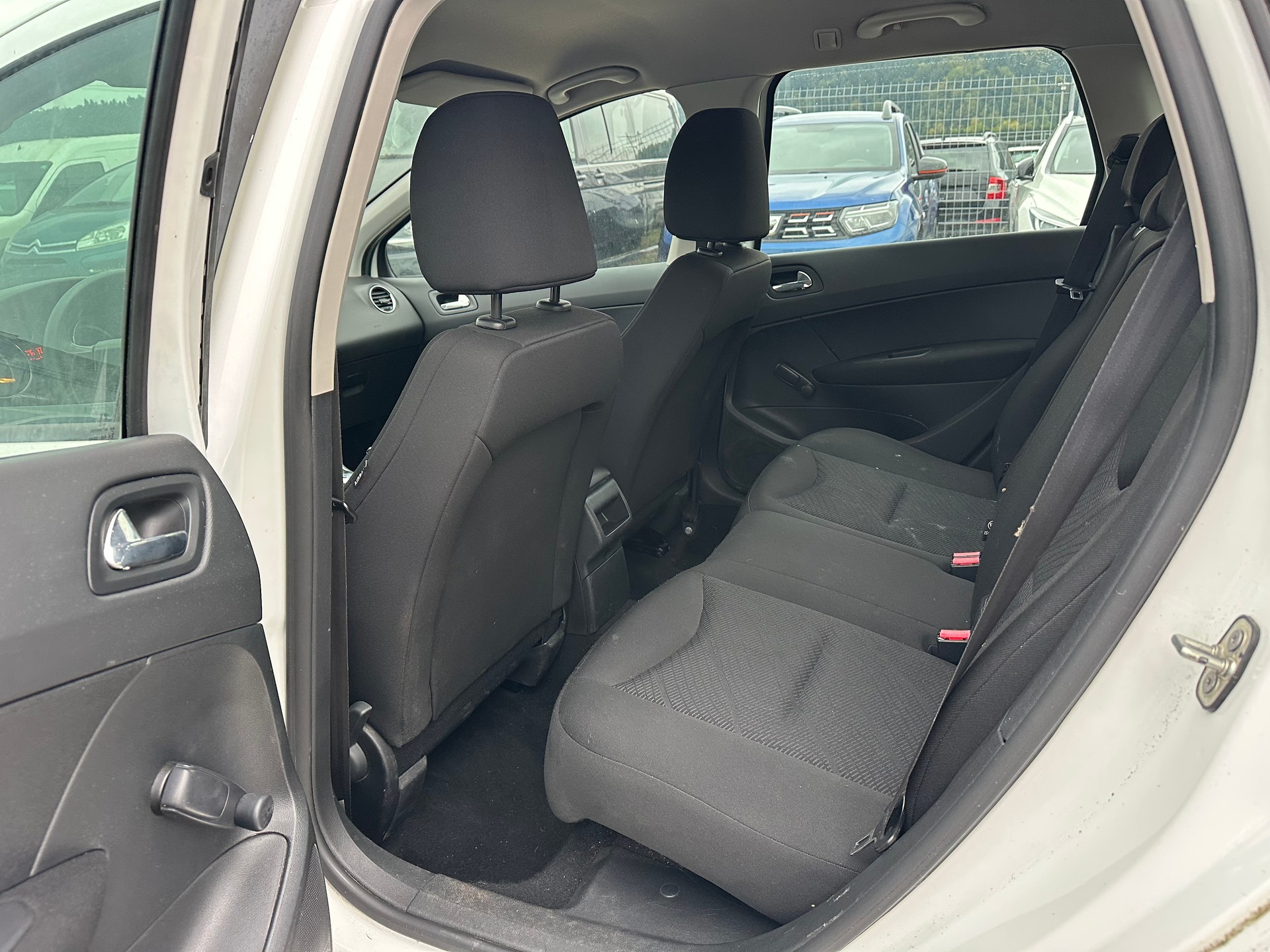 PEUGEOT 308 SW 1.6 HDI Active EGS6-image-7