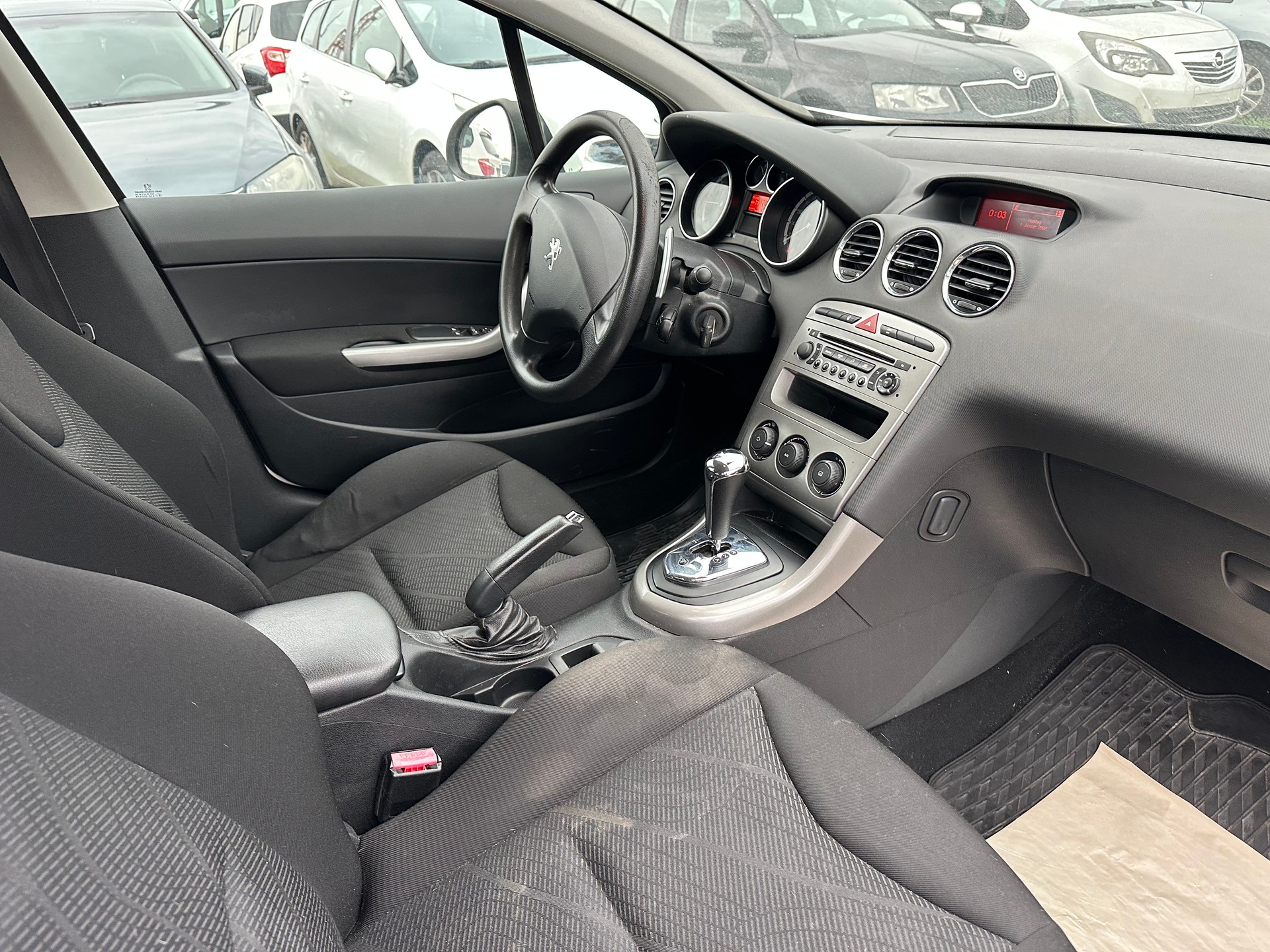 PEUGEOT 308 SW 1.6 HDI Active EGS6-image-10