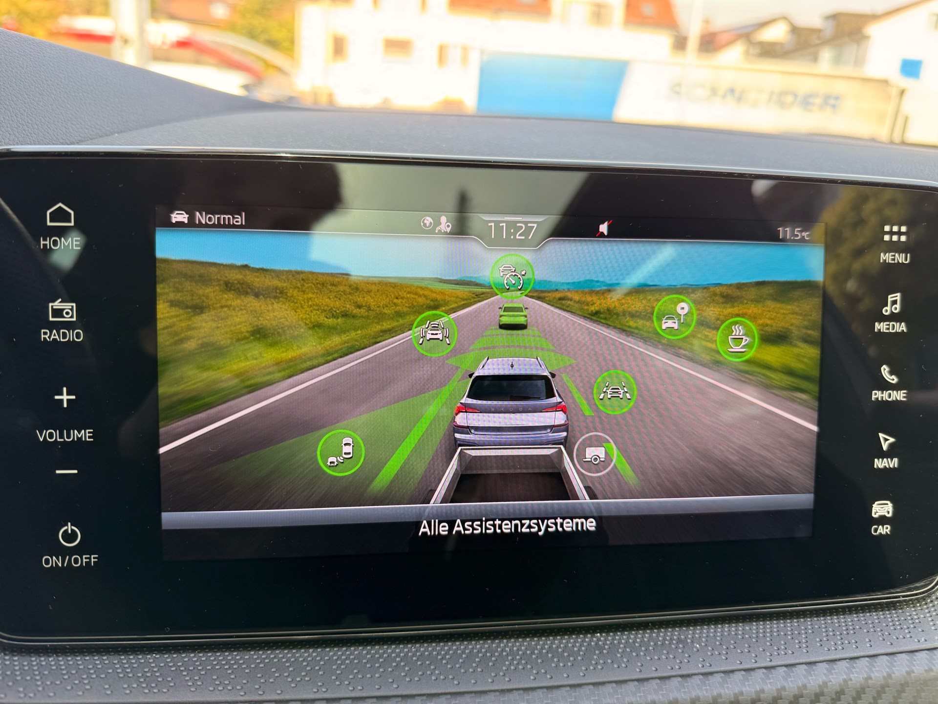 SKODA Kamiq 1.5 TSI MONTE CARLO *** ANHÄNGERKUPPLUNG & PANORAMDACH ***-image-12