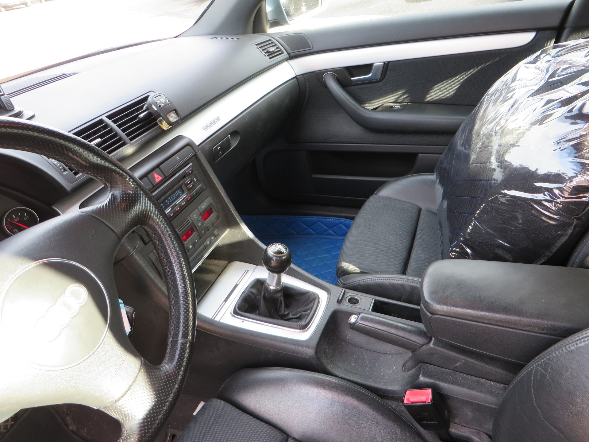 AUDI A4 3.0 V6 quattro-image-7