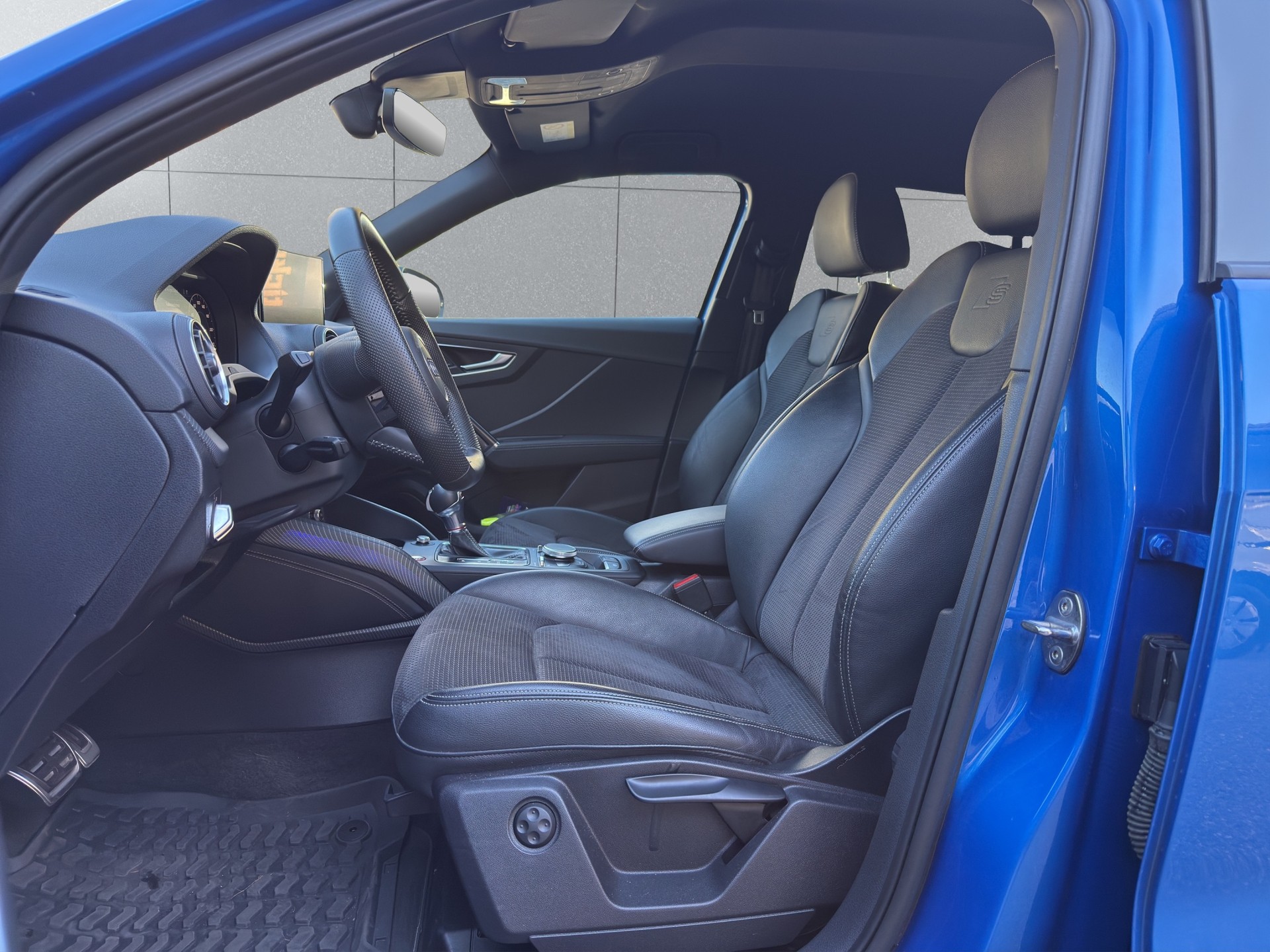 AUDI SQ2 TFSI quattro S-tronic-image-8