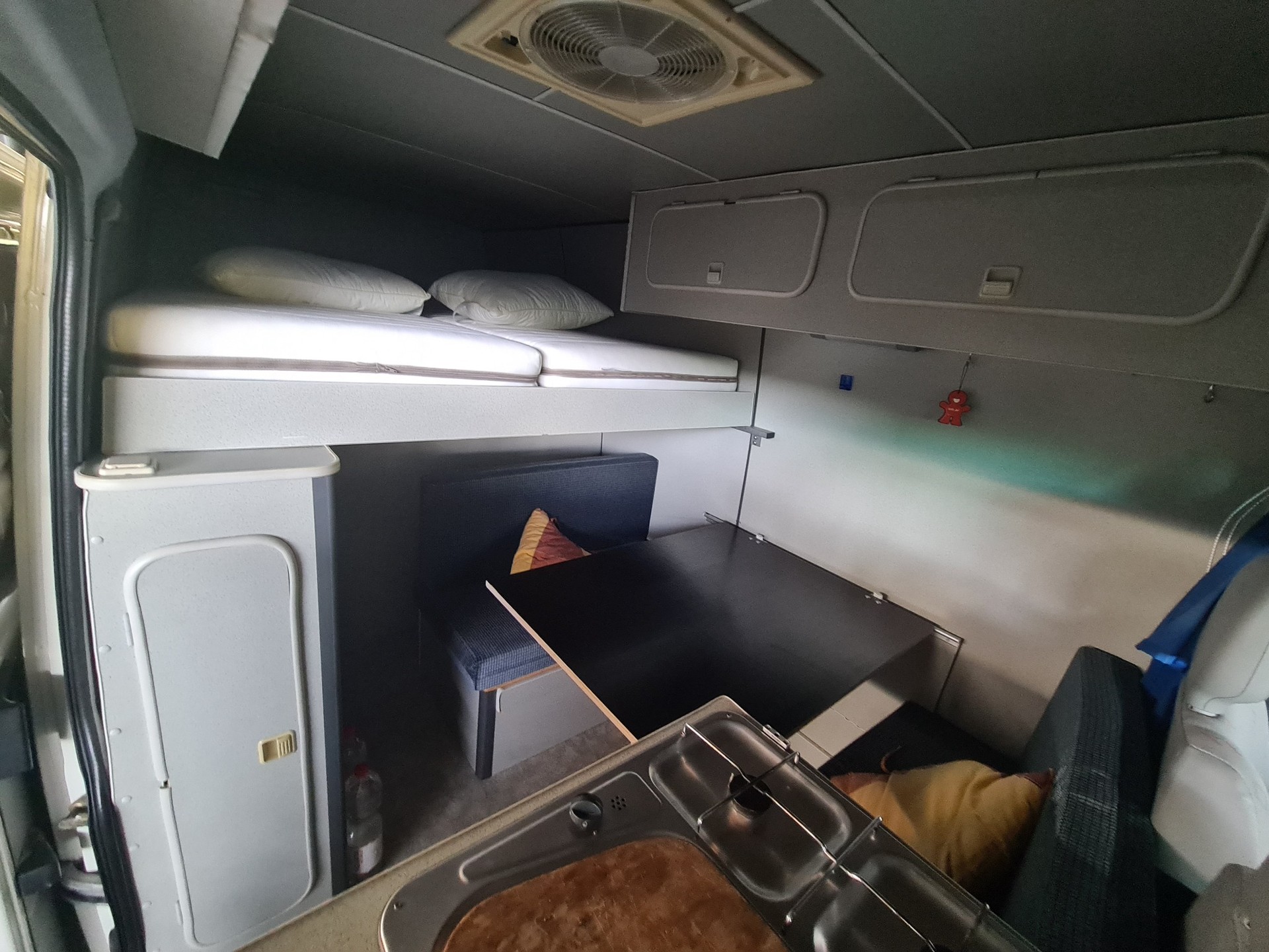 VW LT 35 2.8 TDI Camper mit Motorradgarage-image-9