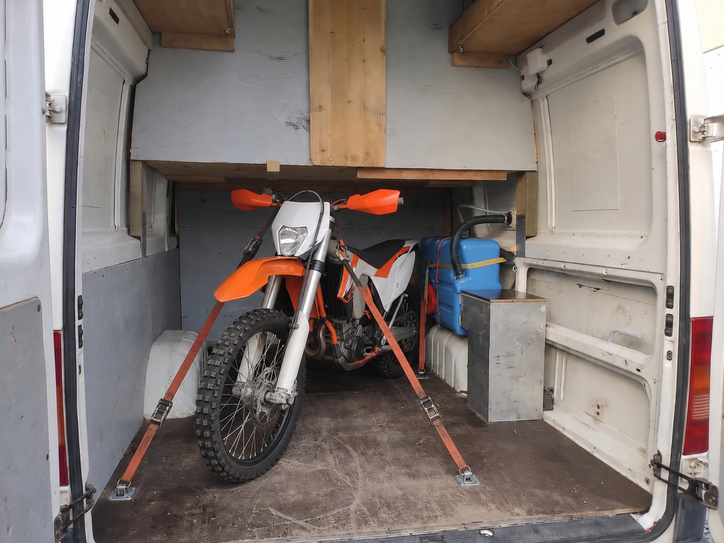 VW LT 35 2.8 TDI Camper mit Motorradgarage-image-1