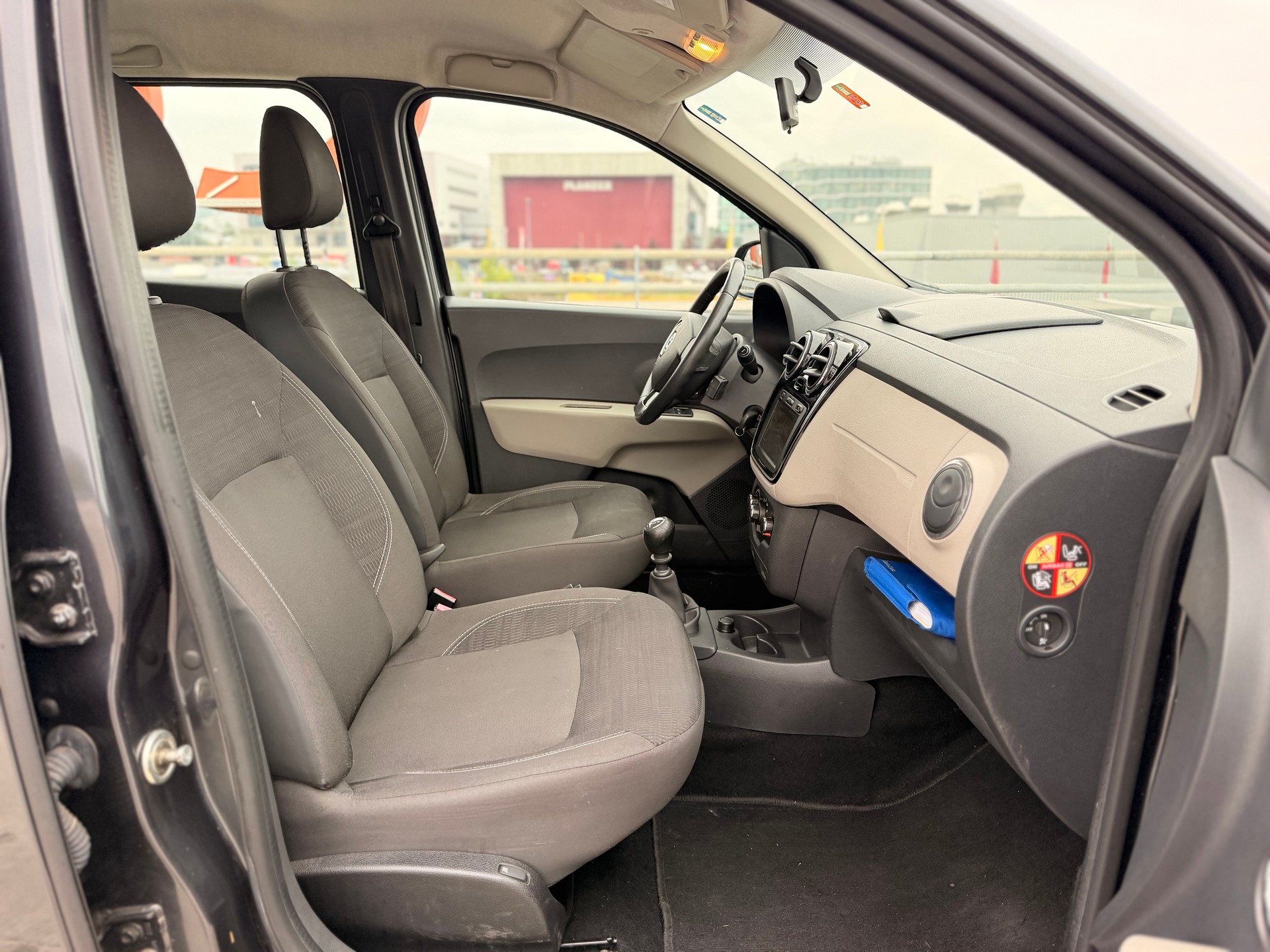 DACIA Lodgy 1.5 dCi Lauréate 7PL-image-9