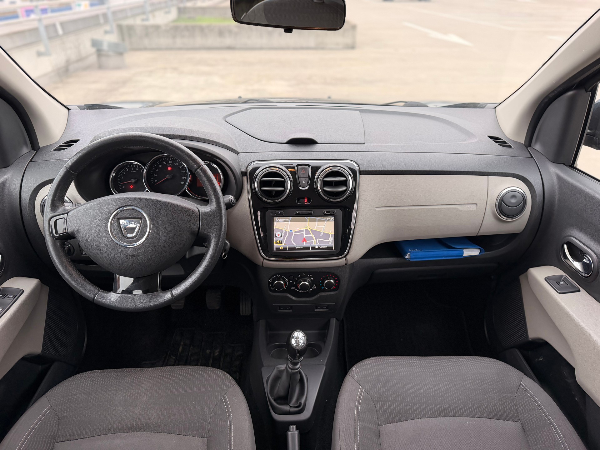 DACIA Lodgy 1.5 dCi Lauréate 7PL-image-8
