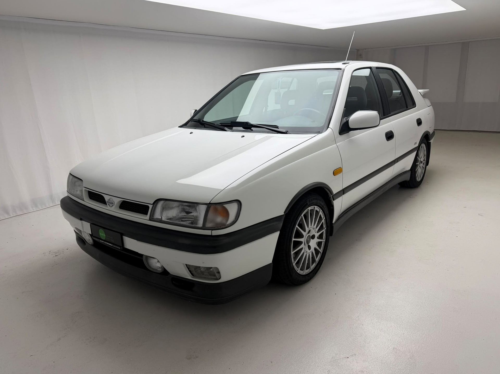 NISSAN Sunny 2.0 GTI-showroom-element-1